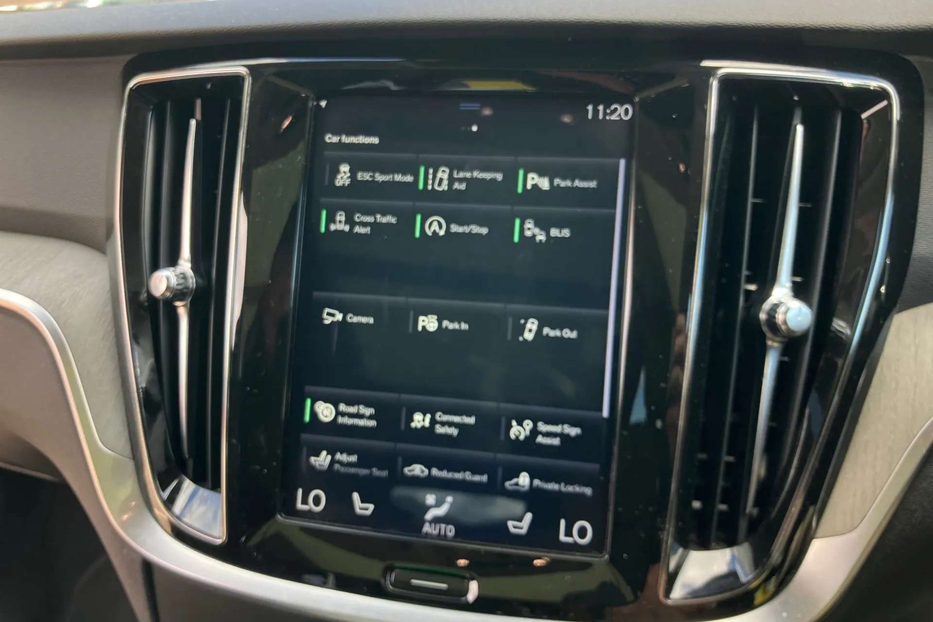 2020 VOLVO V60 2020 VOLVO V60