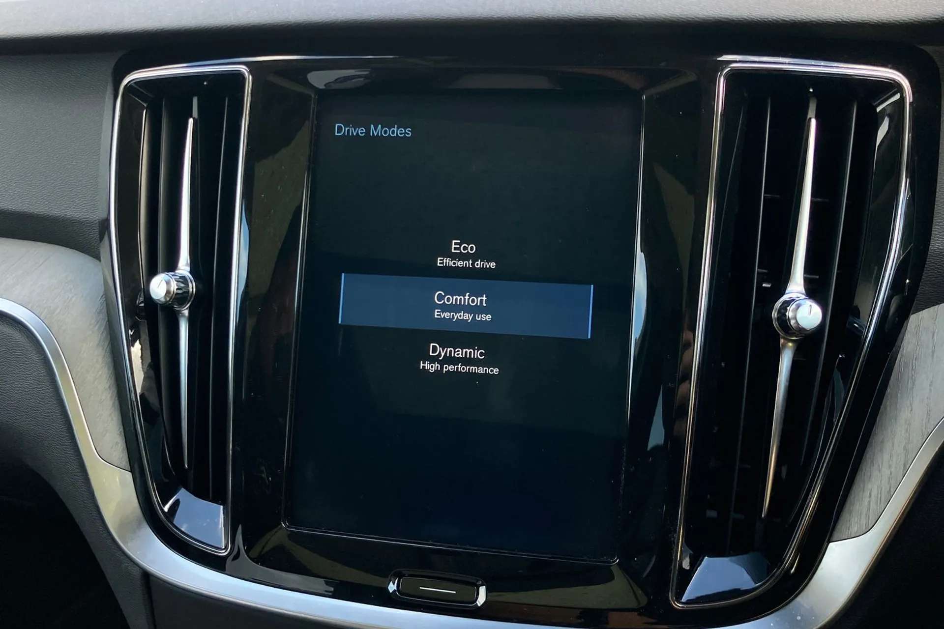 2020 VOLVO V60 2020 VOLVO V60