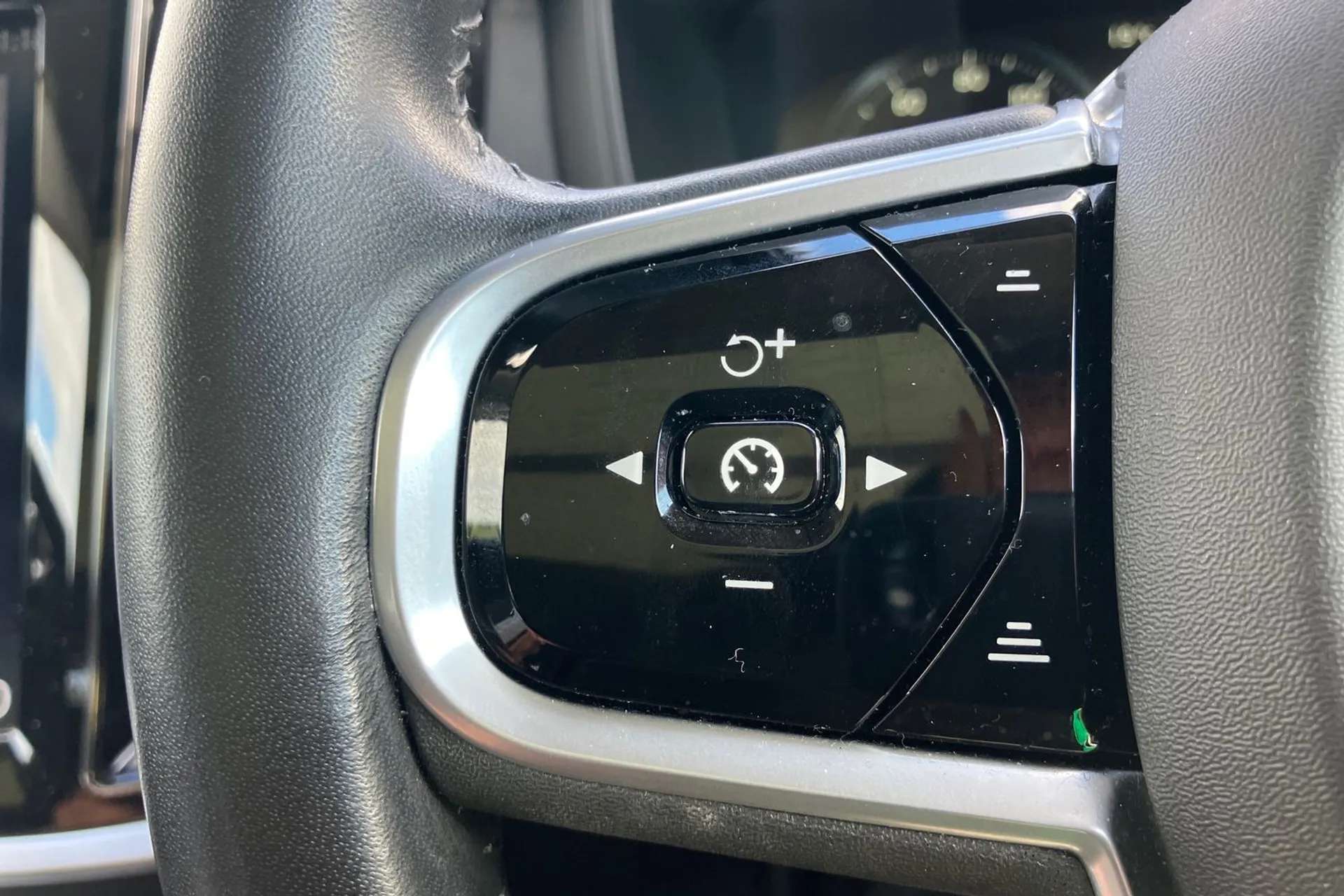 2020 VOLVO V60 2020 VOLVO V60