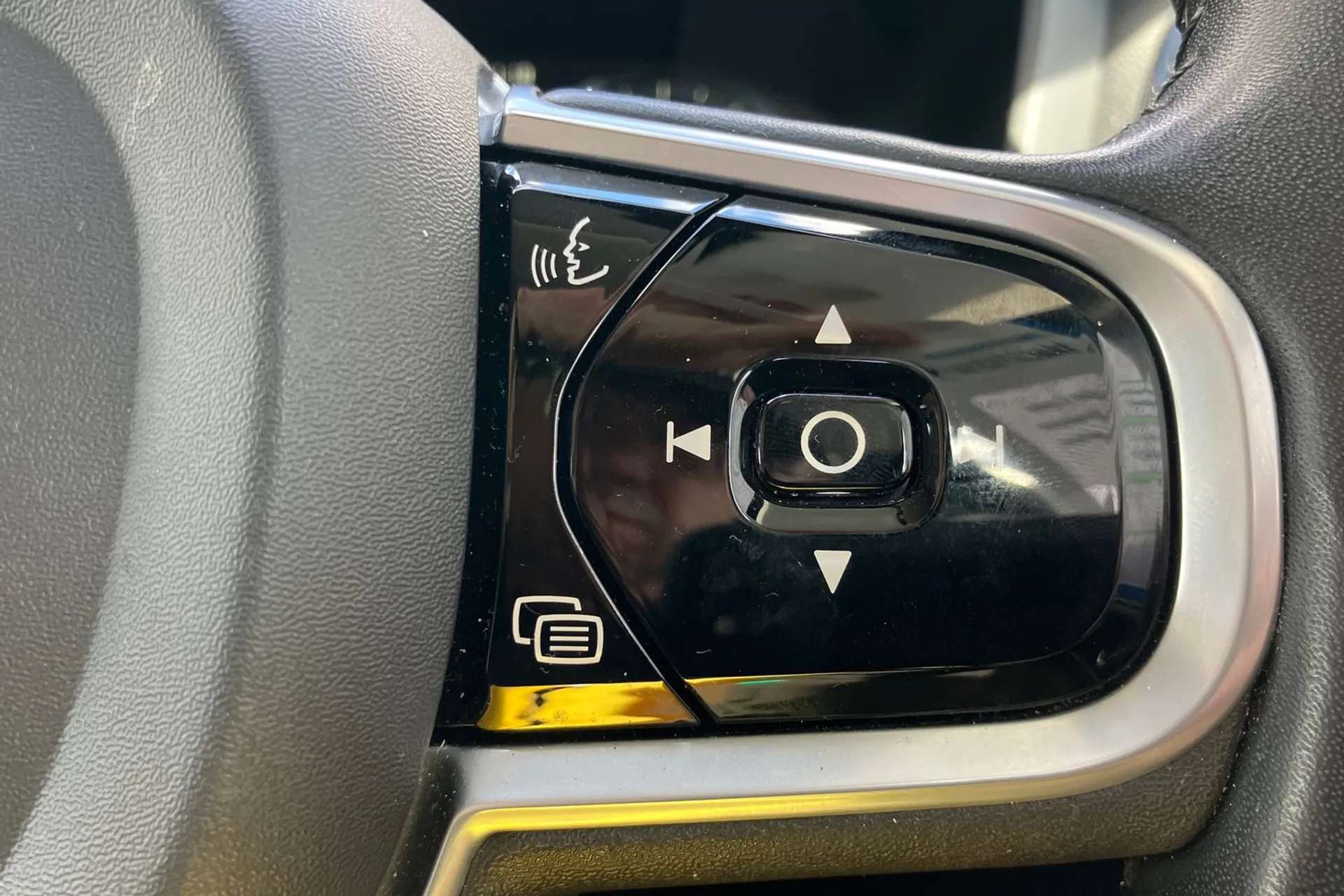 2020 VOLVO V60 2020 VOLVO V60