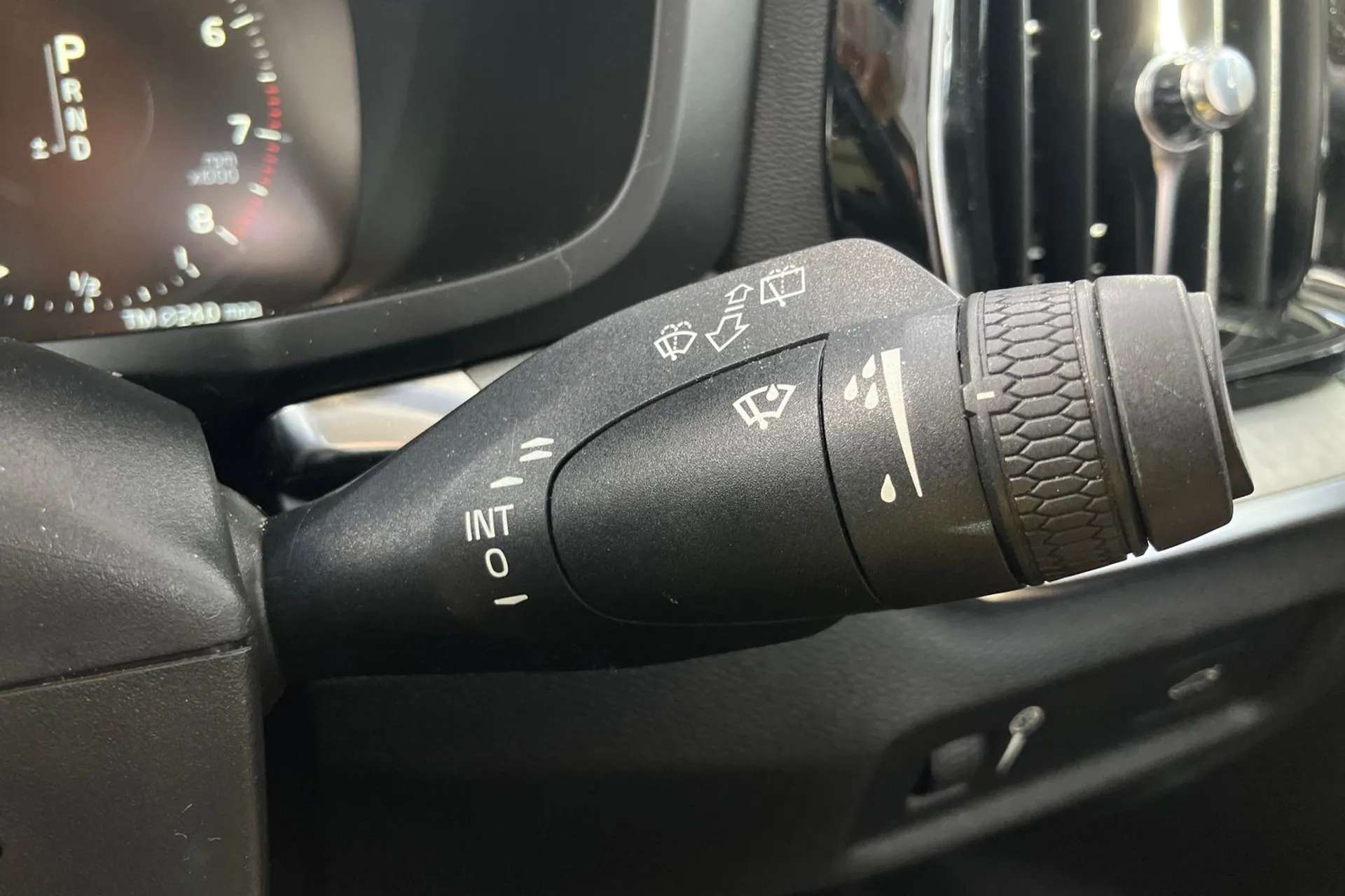 2020 VOLVO V60 2020 VOLVO V60