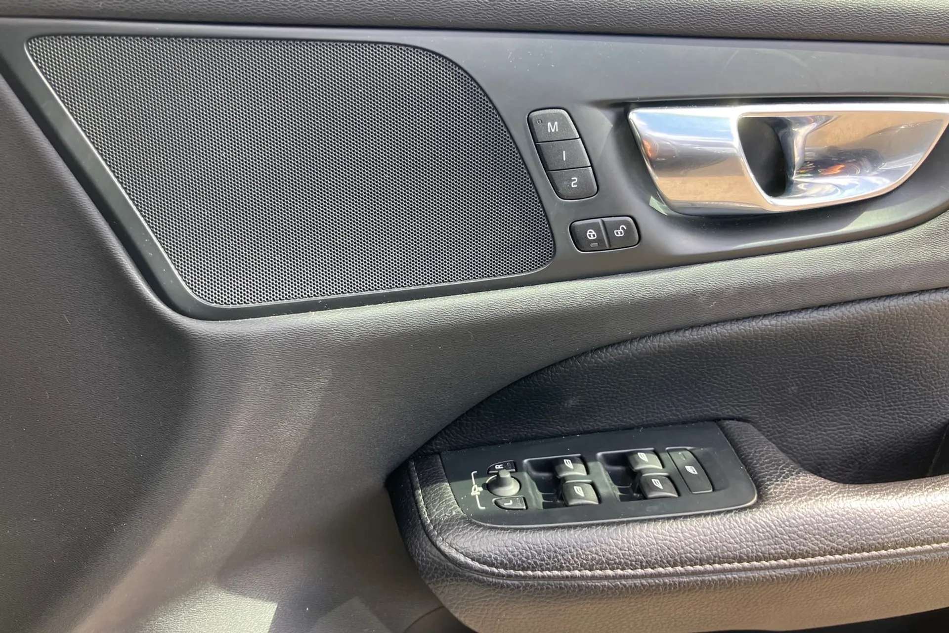 2020 VOLVO V60 2020 VOLVO V60