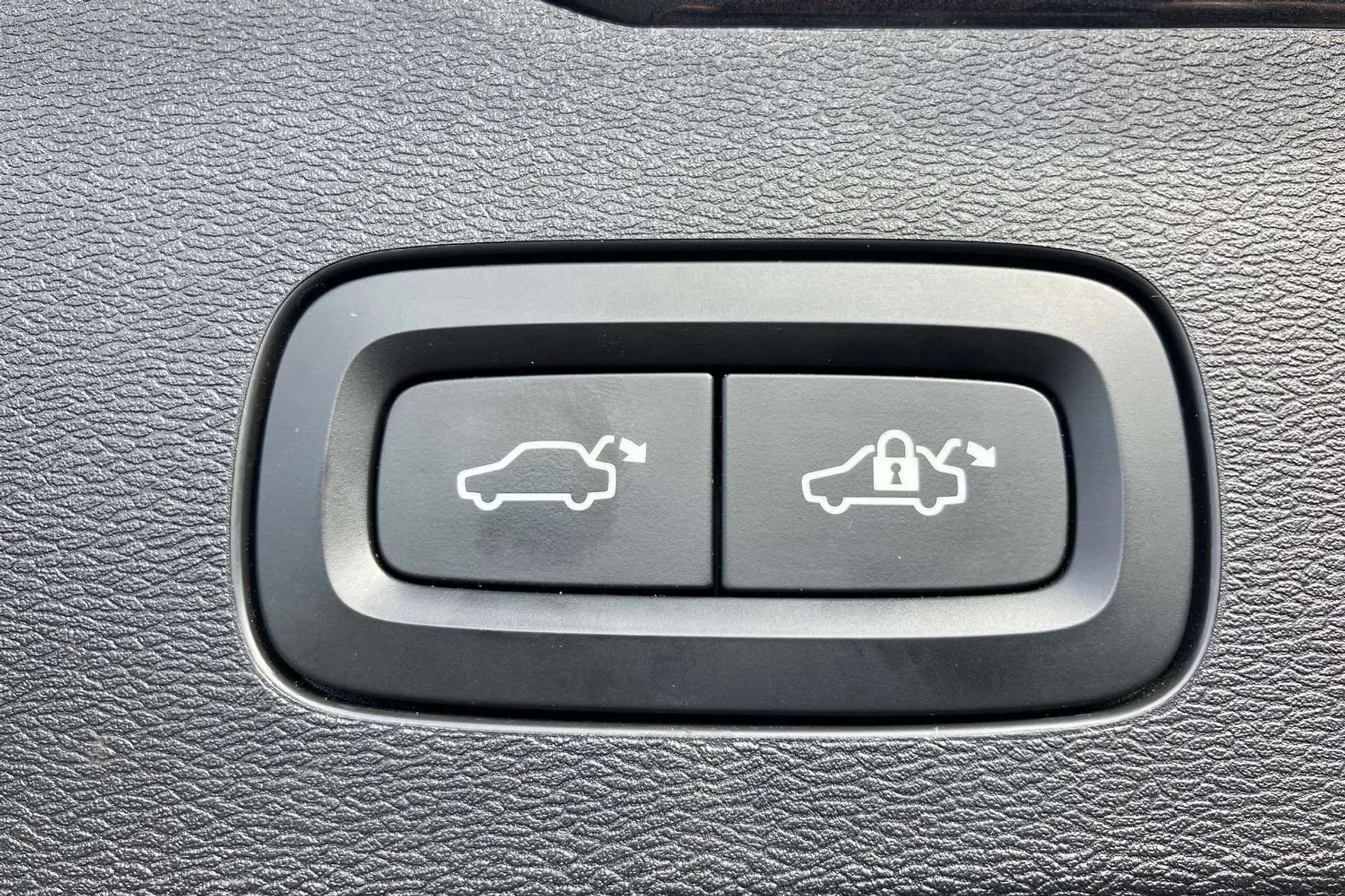 2020 VOLVO V60 2020 VOLVO V60