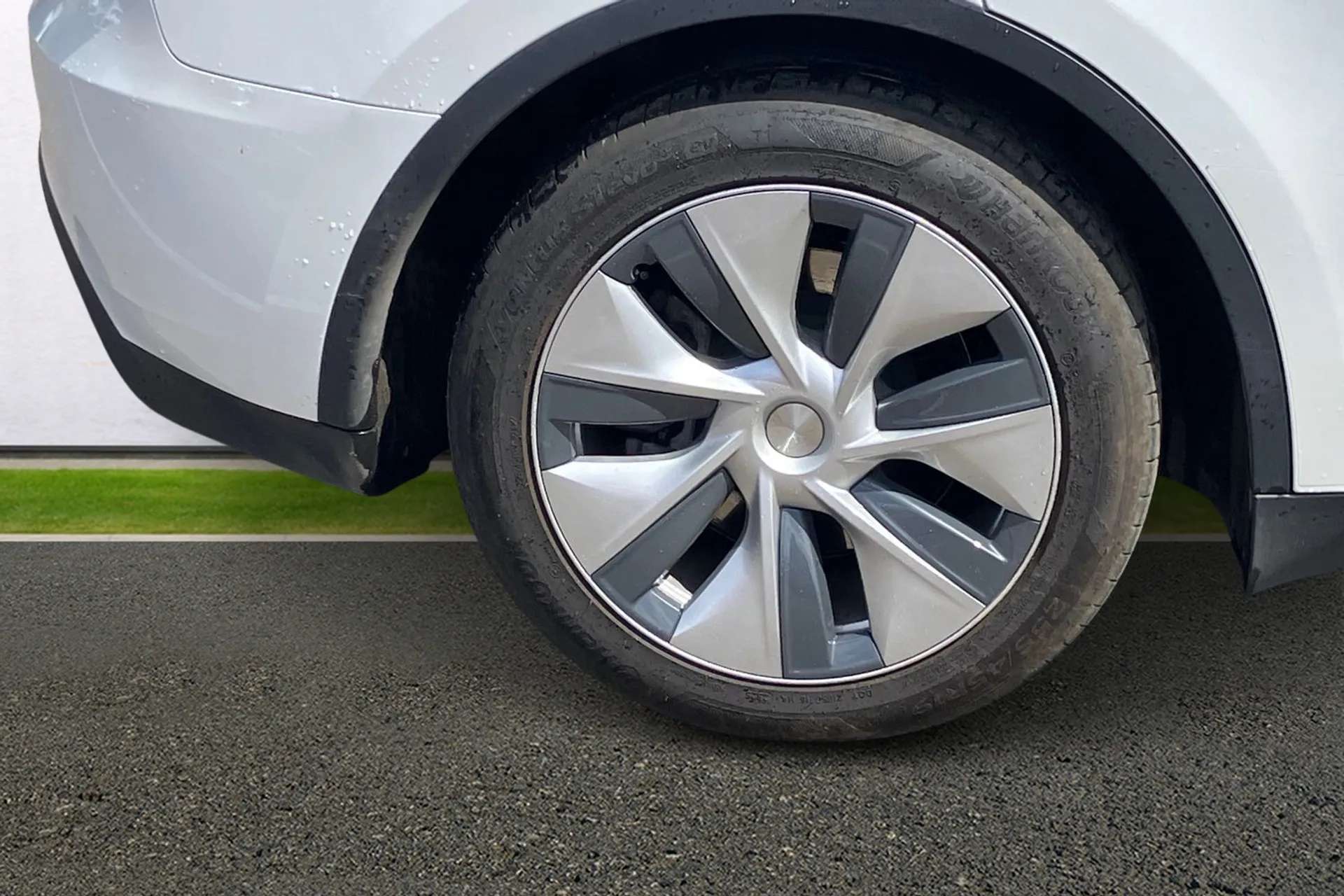 2024 TESLA MODEL Y 2024 TESLA MODEL Y