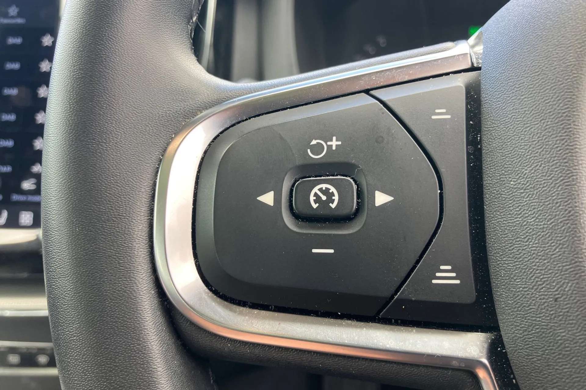 2023 VOLVO XC60 2023 VOLVO XC60