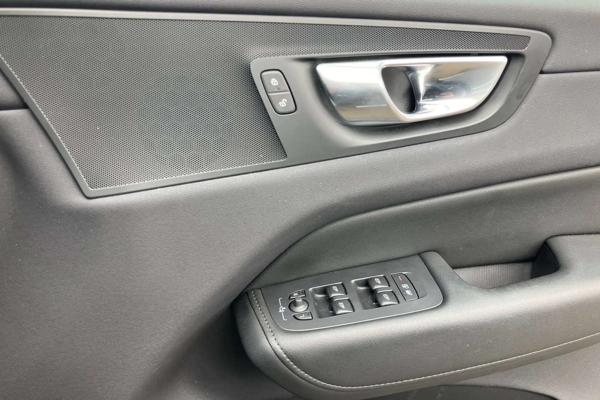 2023 VOLVO XC60 2023 VOLVO XC60
