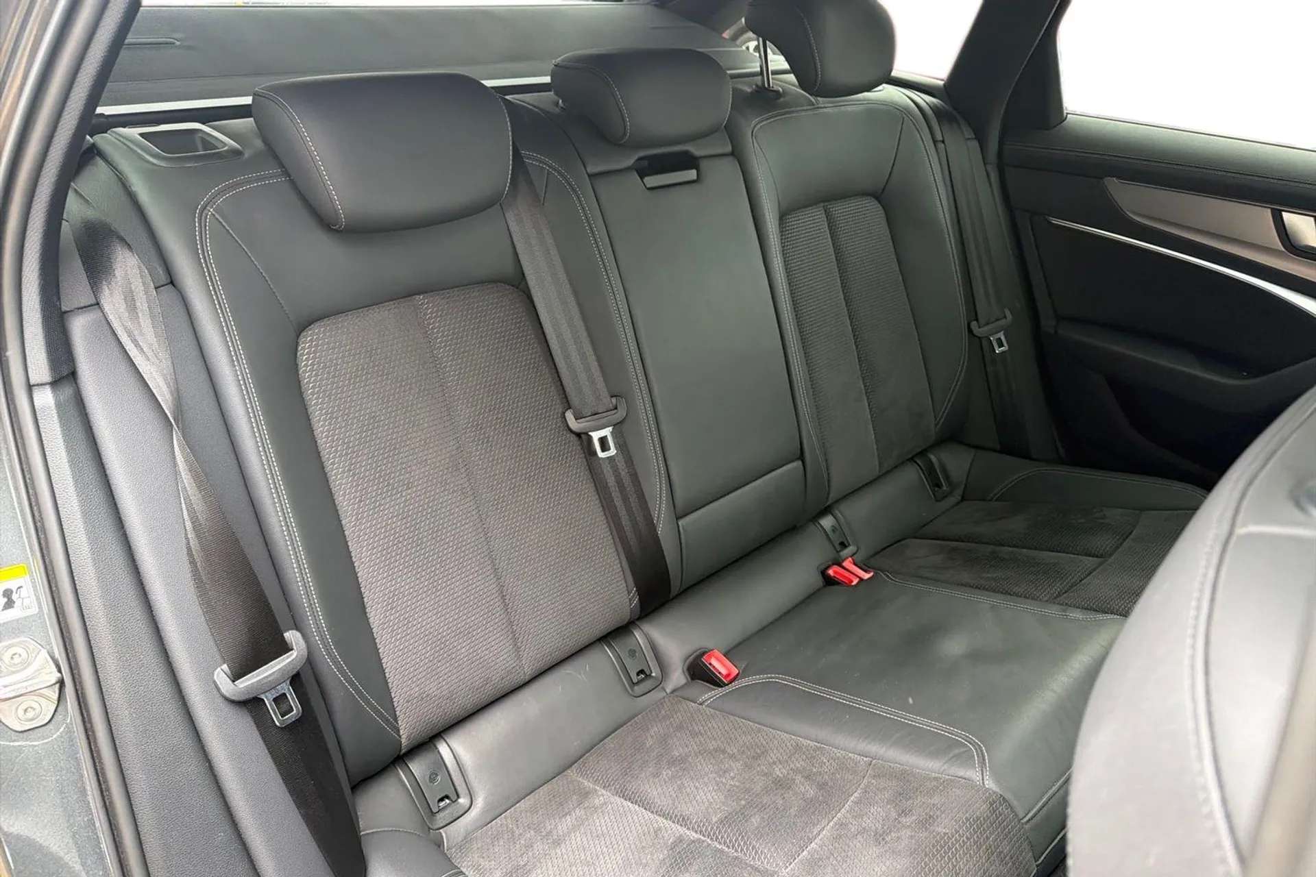 2021 AUDI A6 2021 AUDI A6
