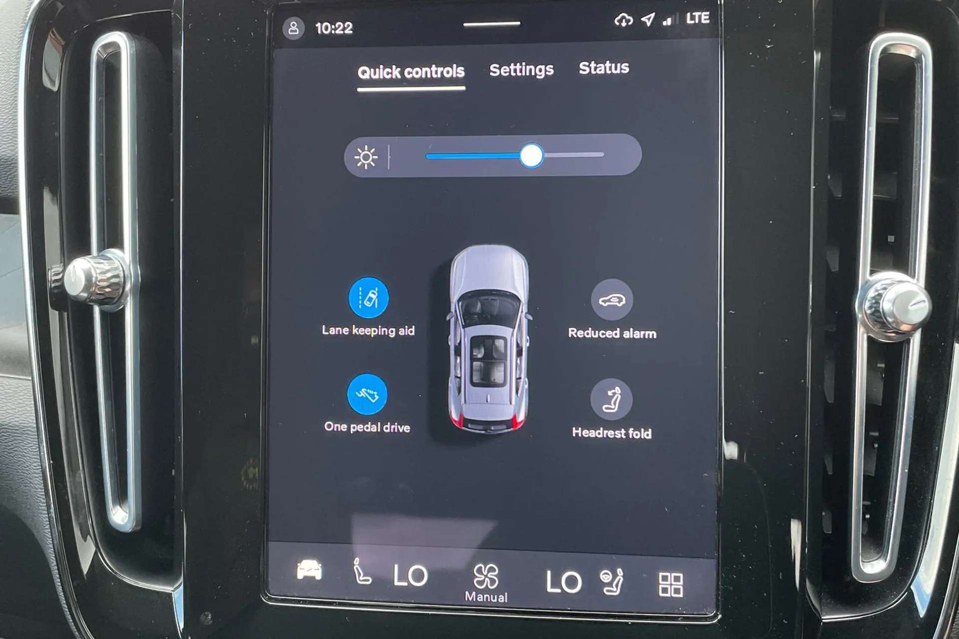 2023 VOLVO XC40 2023 VOLVO XC40