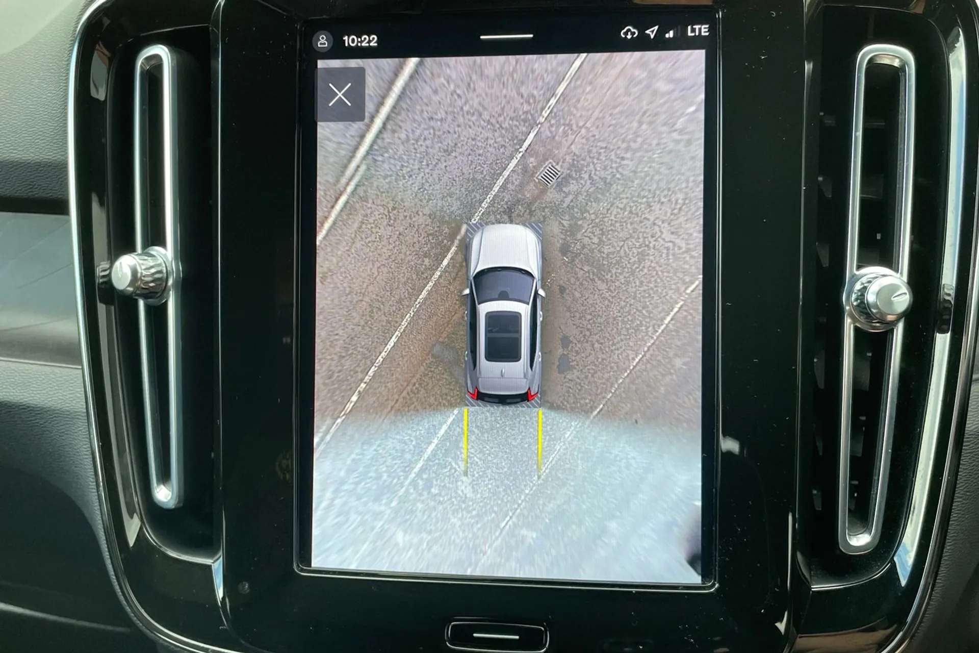 2023 VOLVO XC40 2023 VOLVO XC40