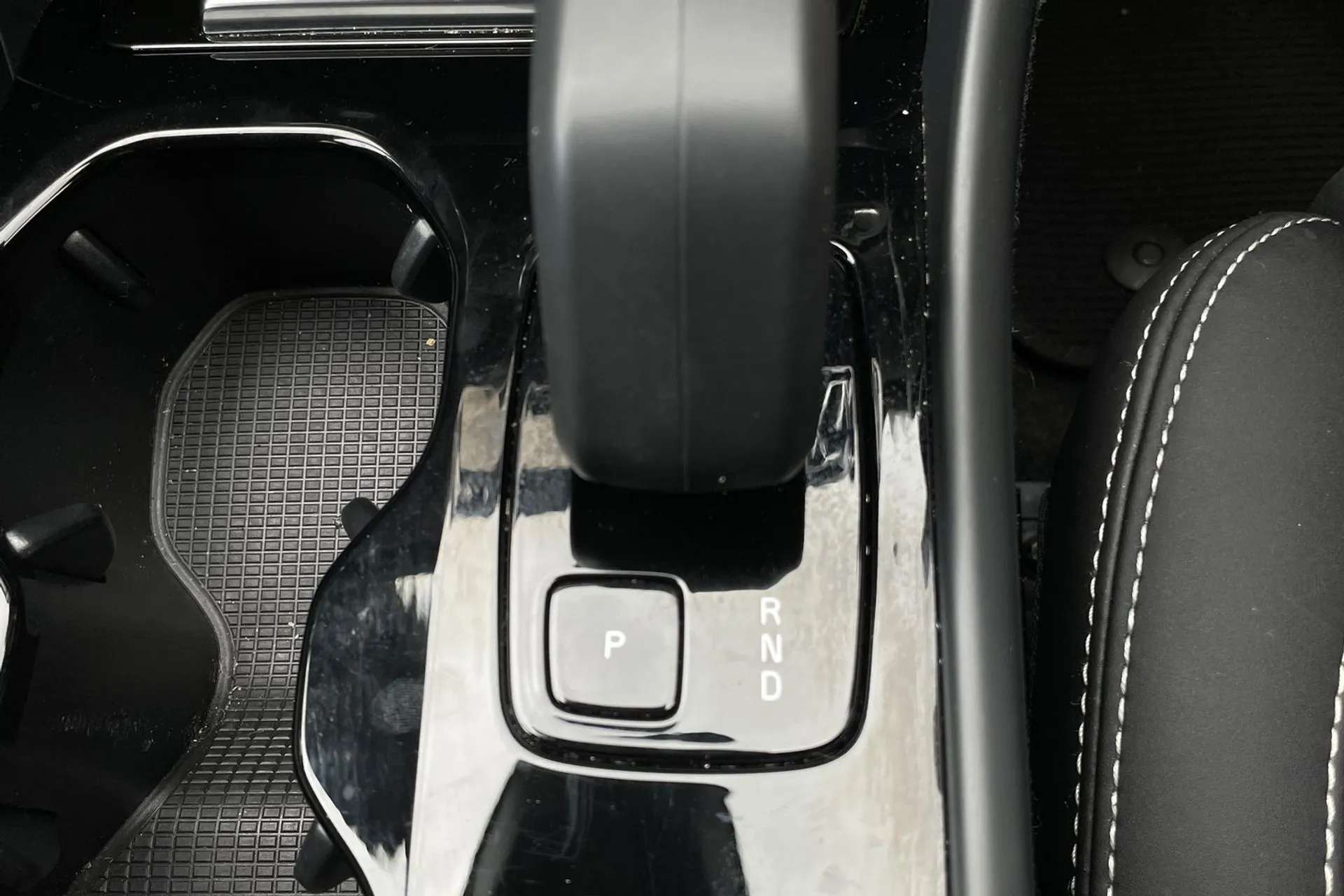 2023 VOLVO XC40 2023 VOLVO XC40