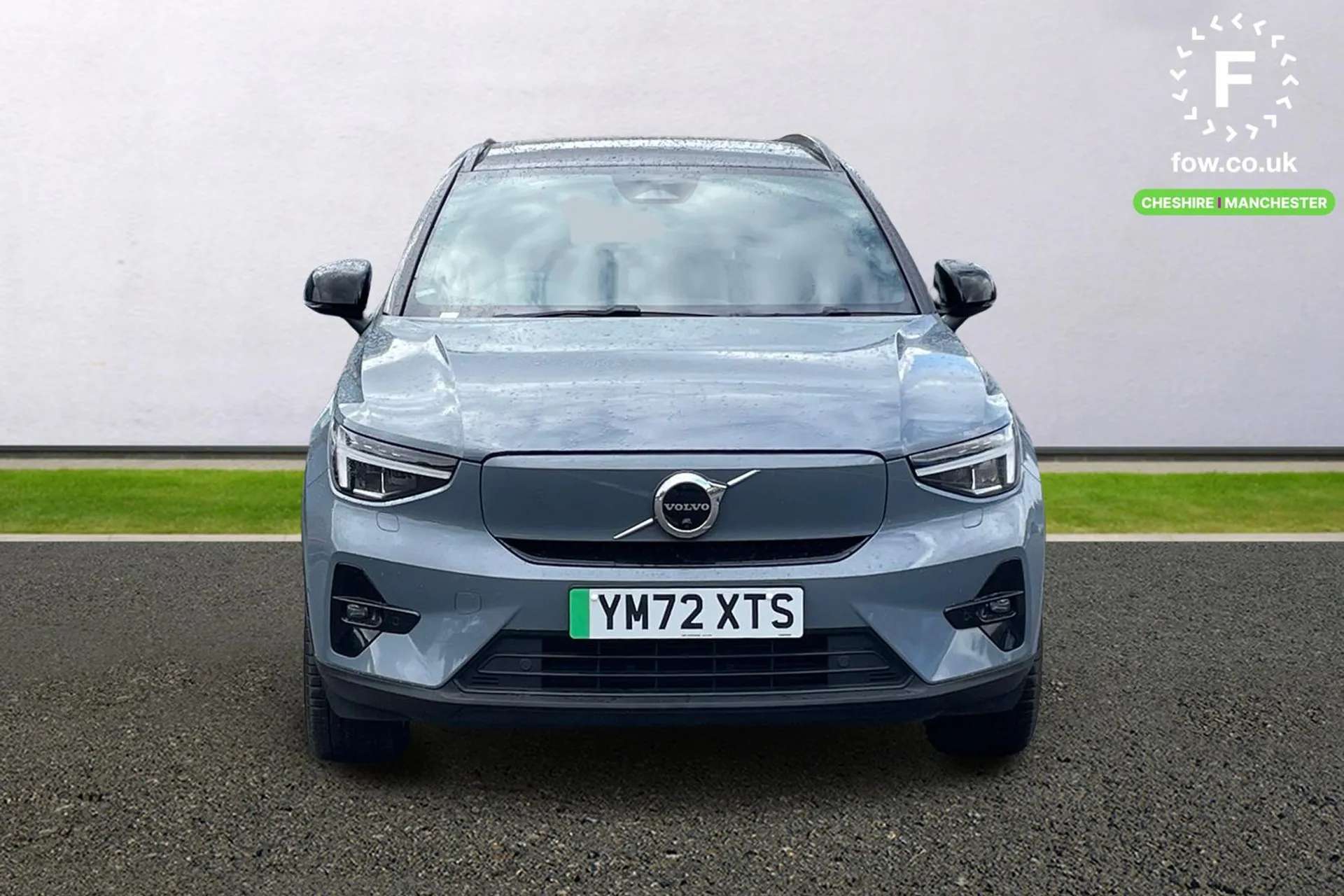 2023 VOLVO XC40 2023 VOLVO XC40