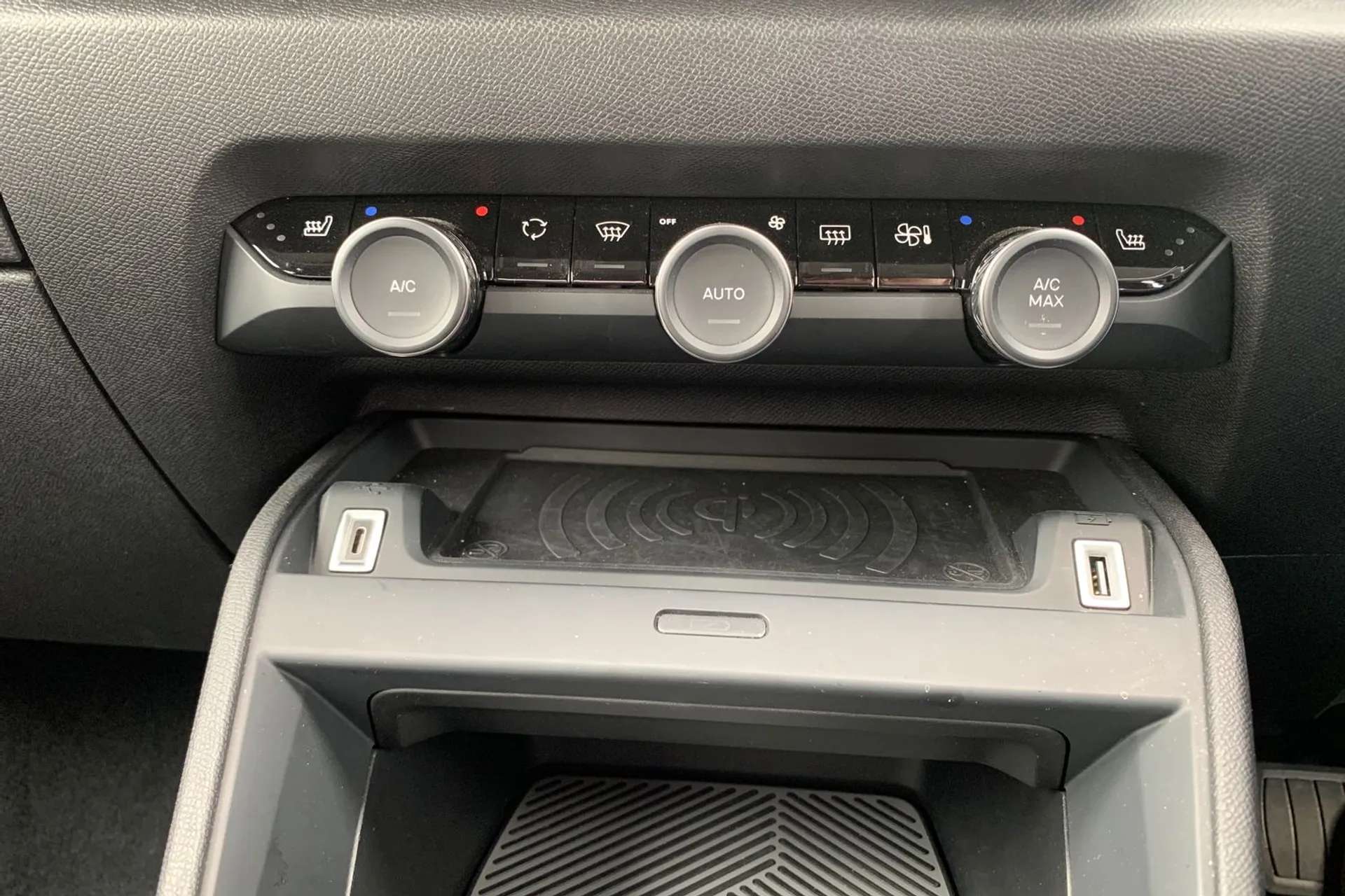 2024 CITROEN C4 X 2024 CITROEN C4 X