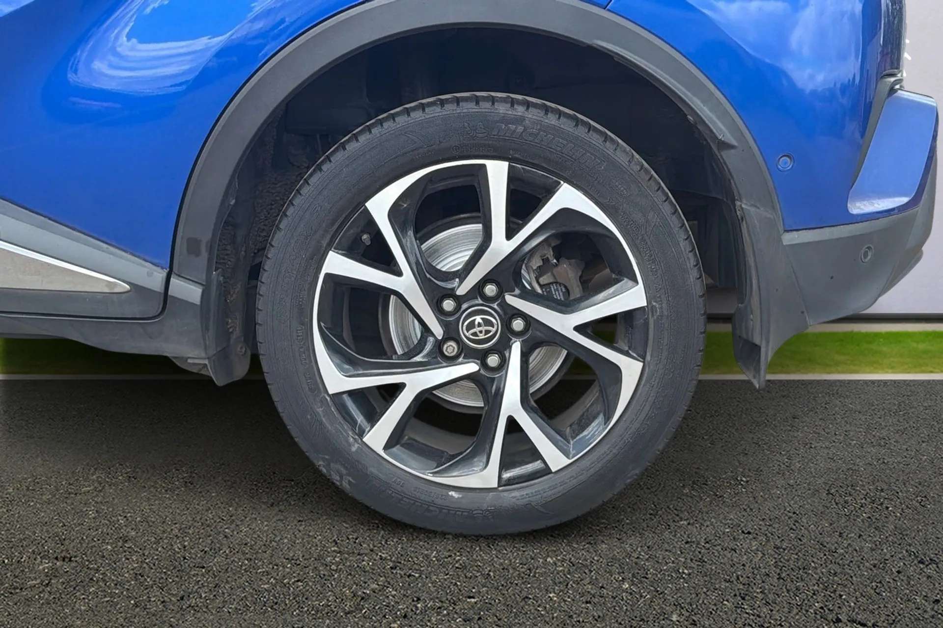 2019 TOYOTA C-HR 2019 TOYOTA C-HR