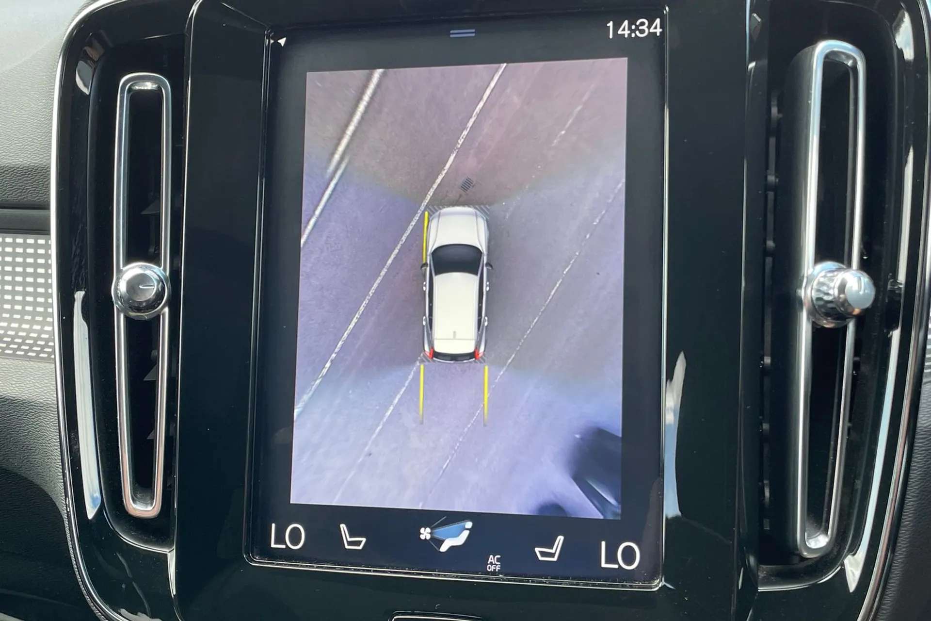 2019 VOLVO XC40 2019 VOLVO XC40
