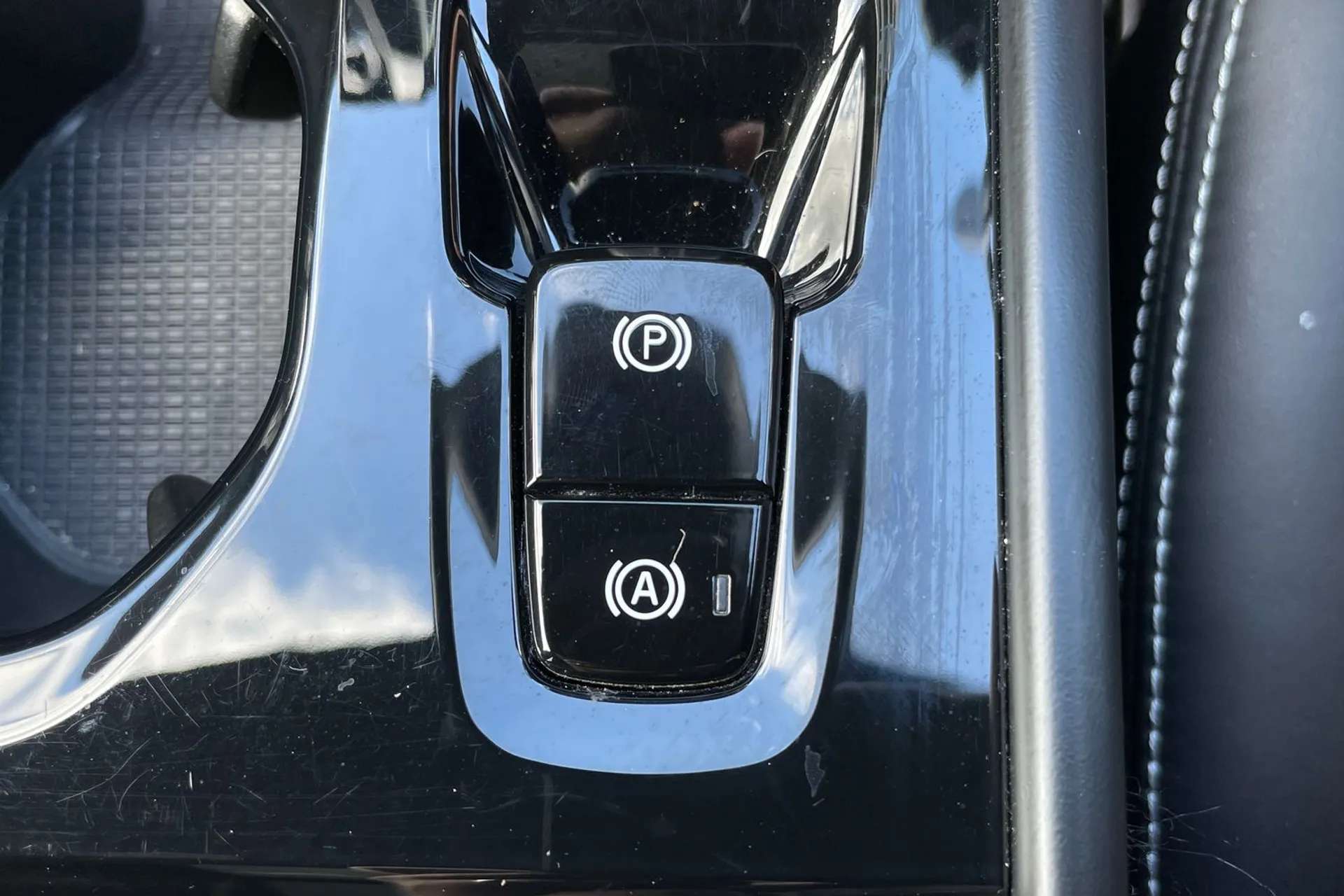 2019 VOLVO XC40 2019 VOLVO XC40