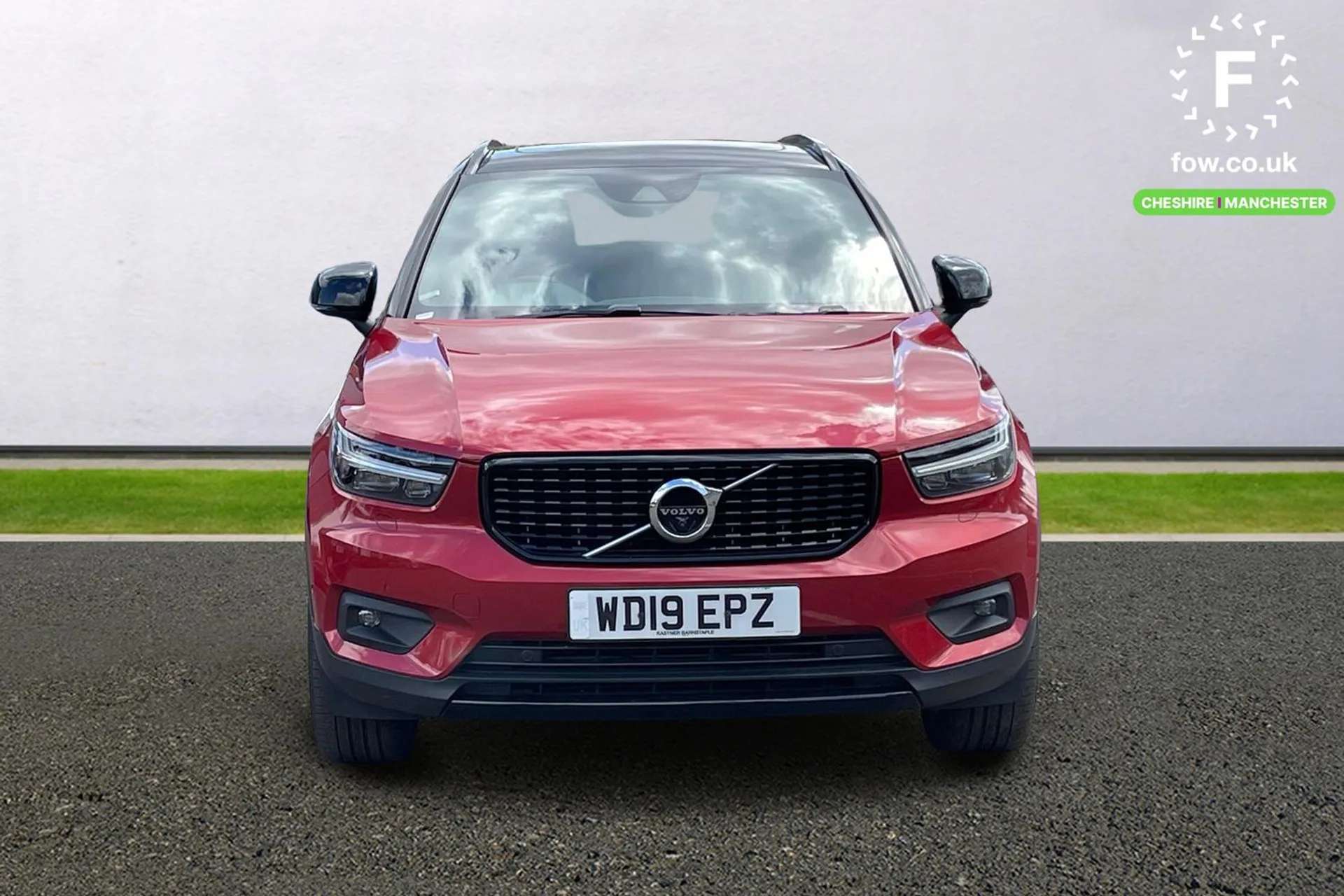 2019 VOLVO XC40 2019 VOLVO XC40