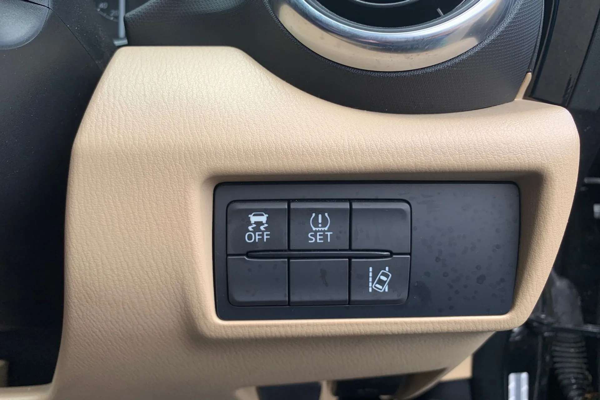 2016 MAZDA MX-5 2016 MAZDA MX-5