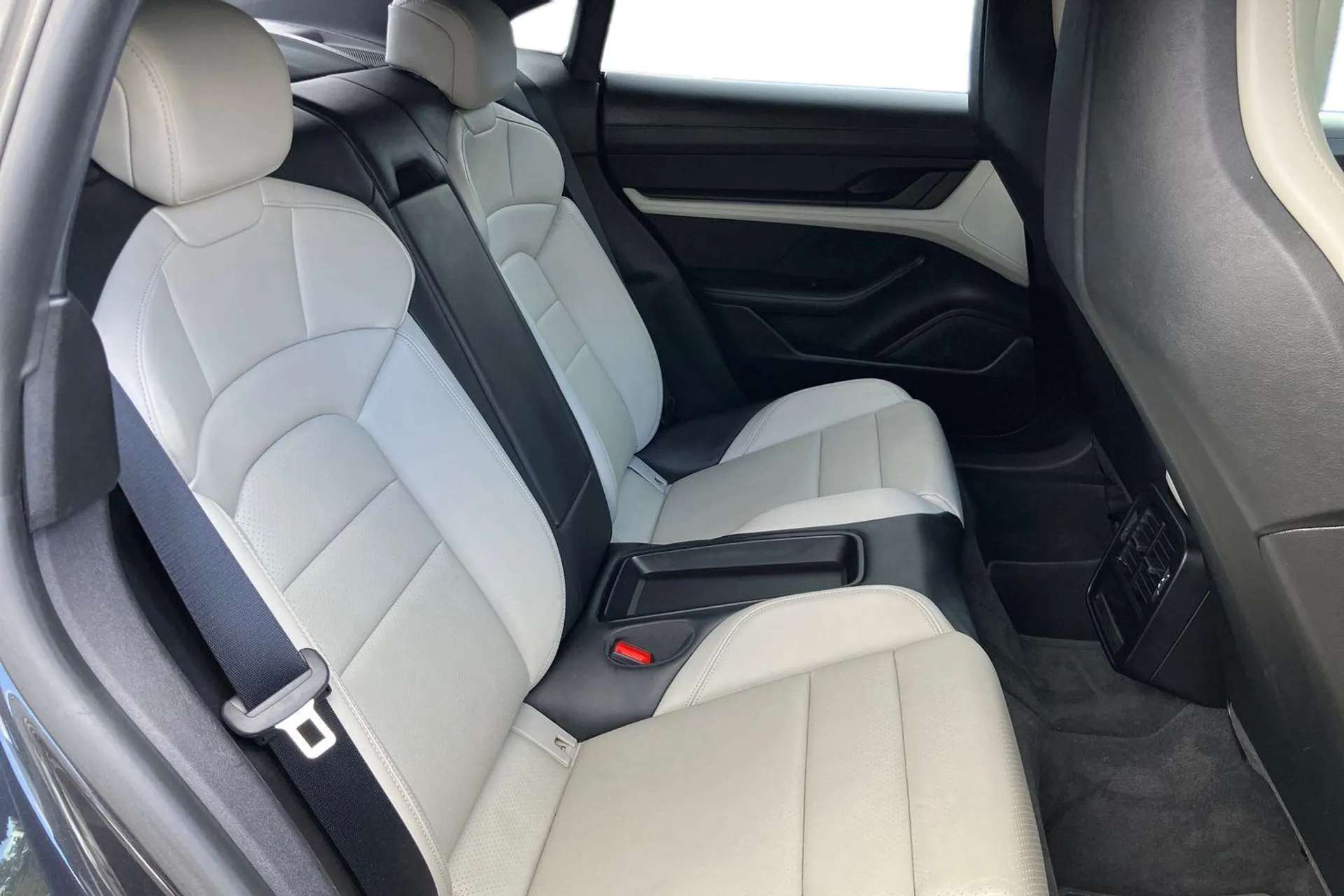 2021 PORSCHE TAYCAN 2021 PORSCHE TAYCAN