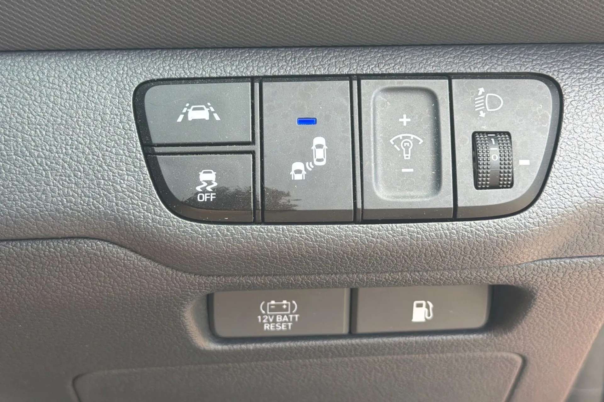 2022 HYUNDAI IONIQ 2022 HYUNDAI IONIQ