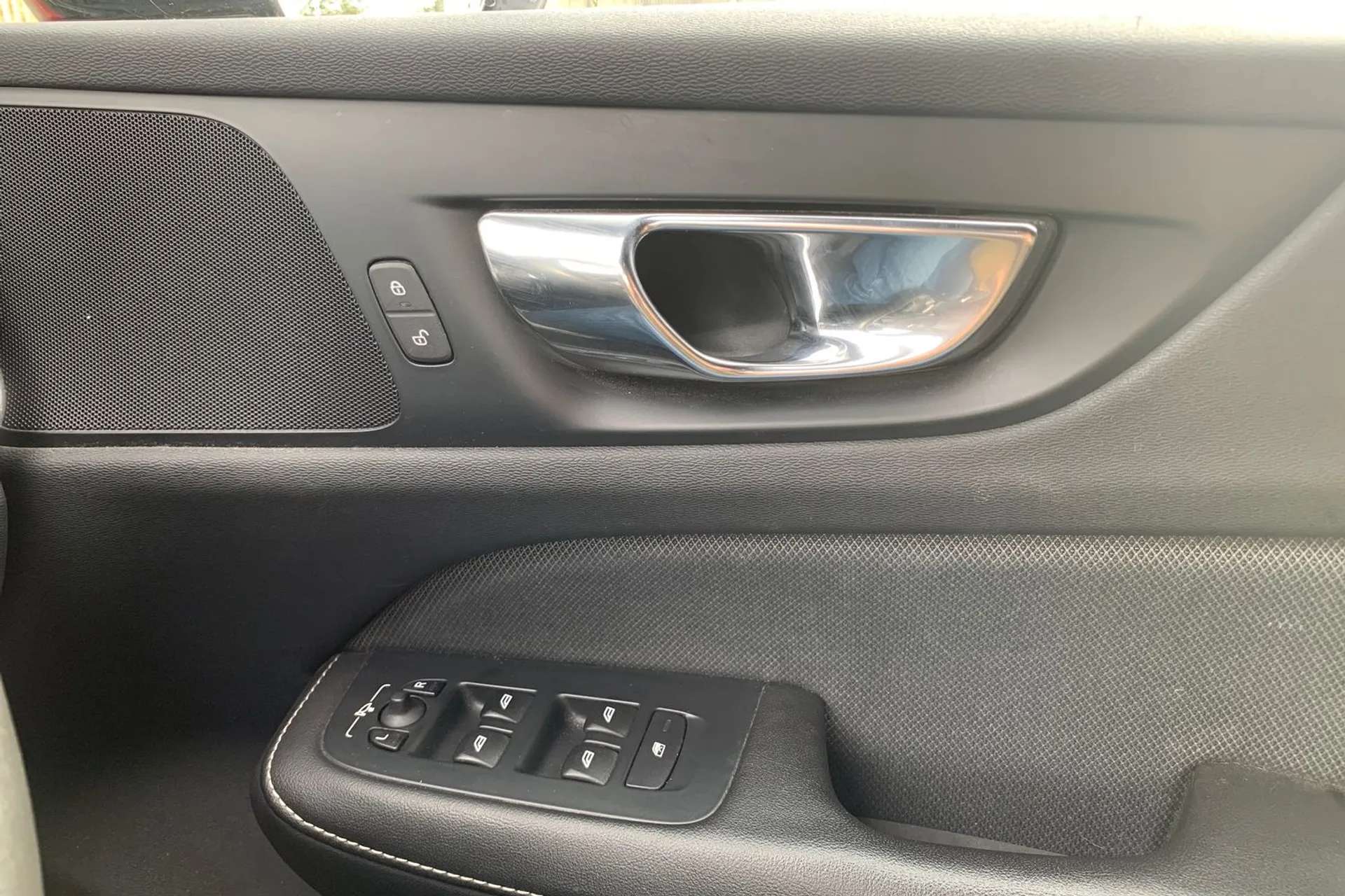 2019 VOLVO V60 2019 VOLVO V60