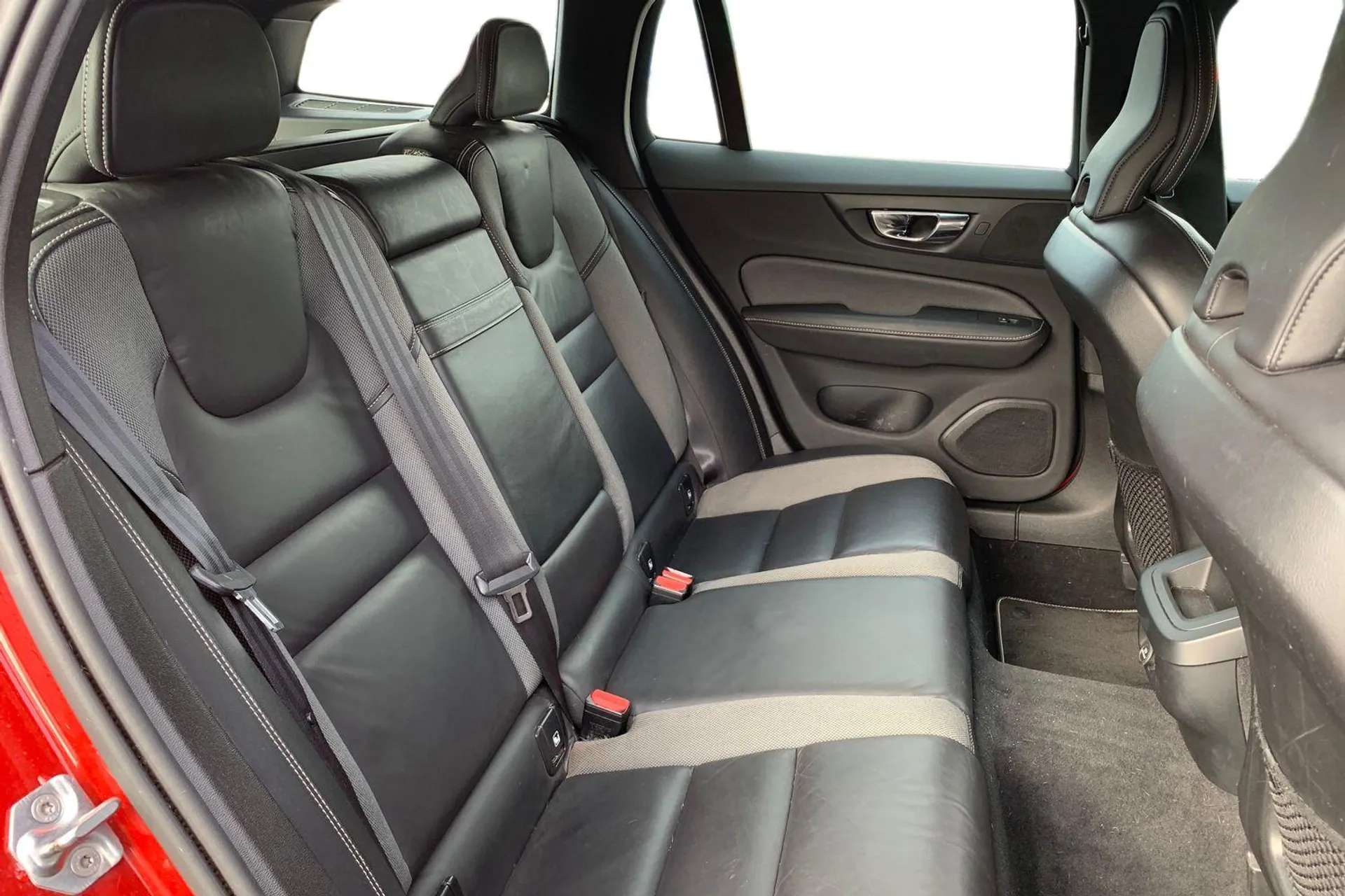 2019 VOLVO V60 2019 VOLVO V60