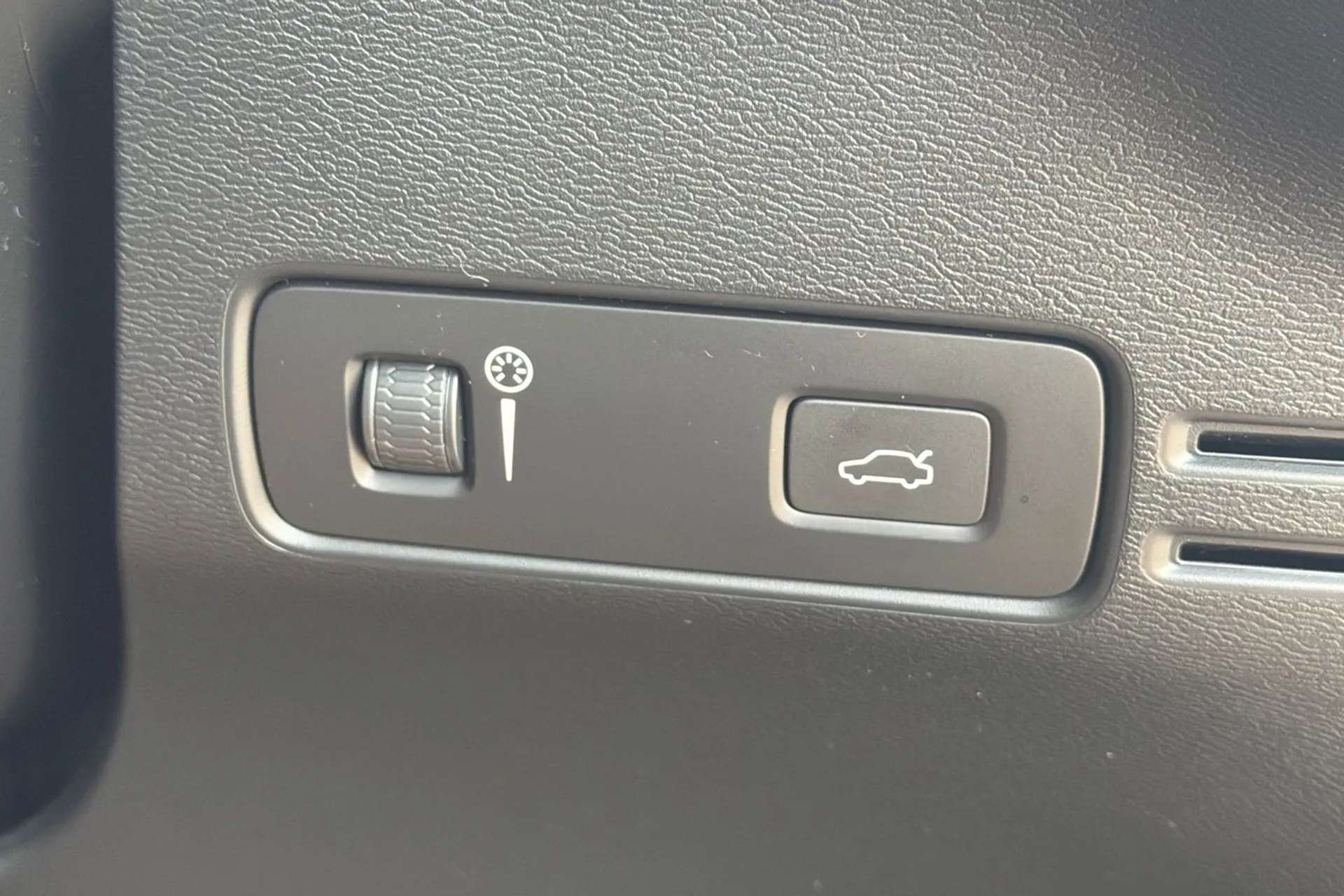 2021 VOLVO XC40 2021 VOLVO XC40