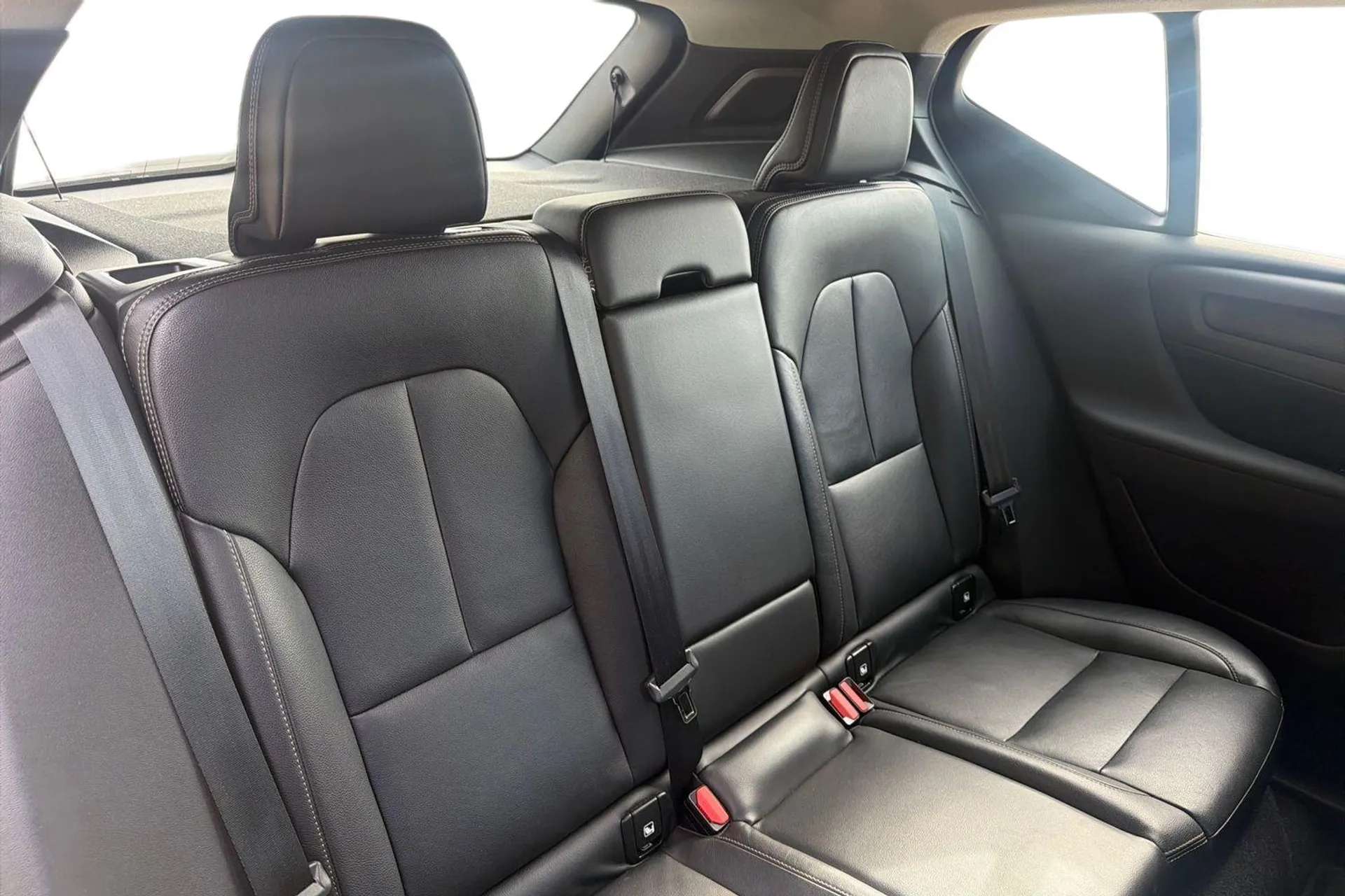 2021 VOLVO XC40 2021 VOLVO XC40
