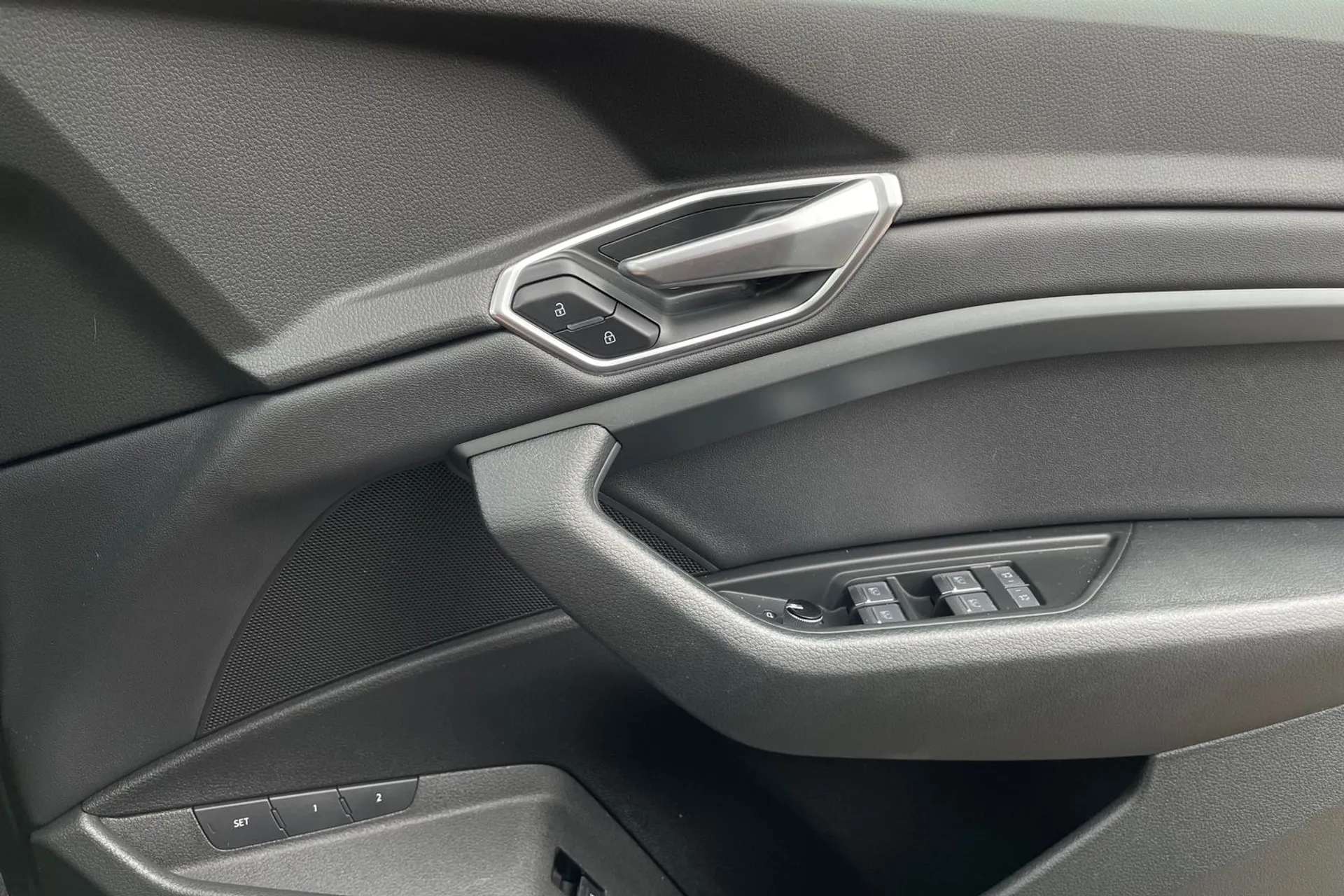 2020 AUDI E-TRON 2020 AUDI E-TRON