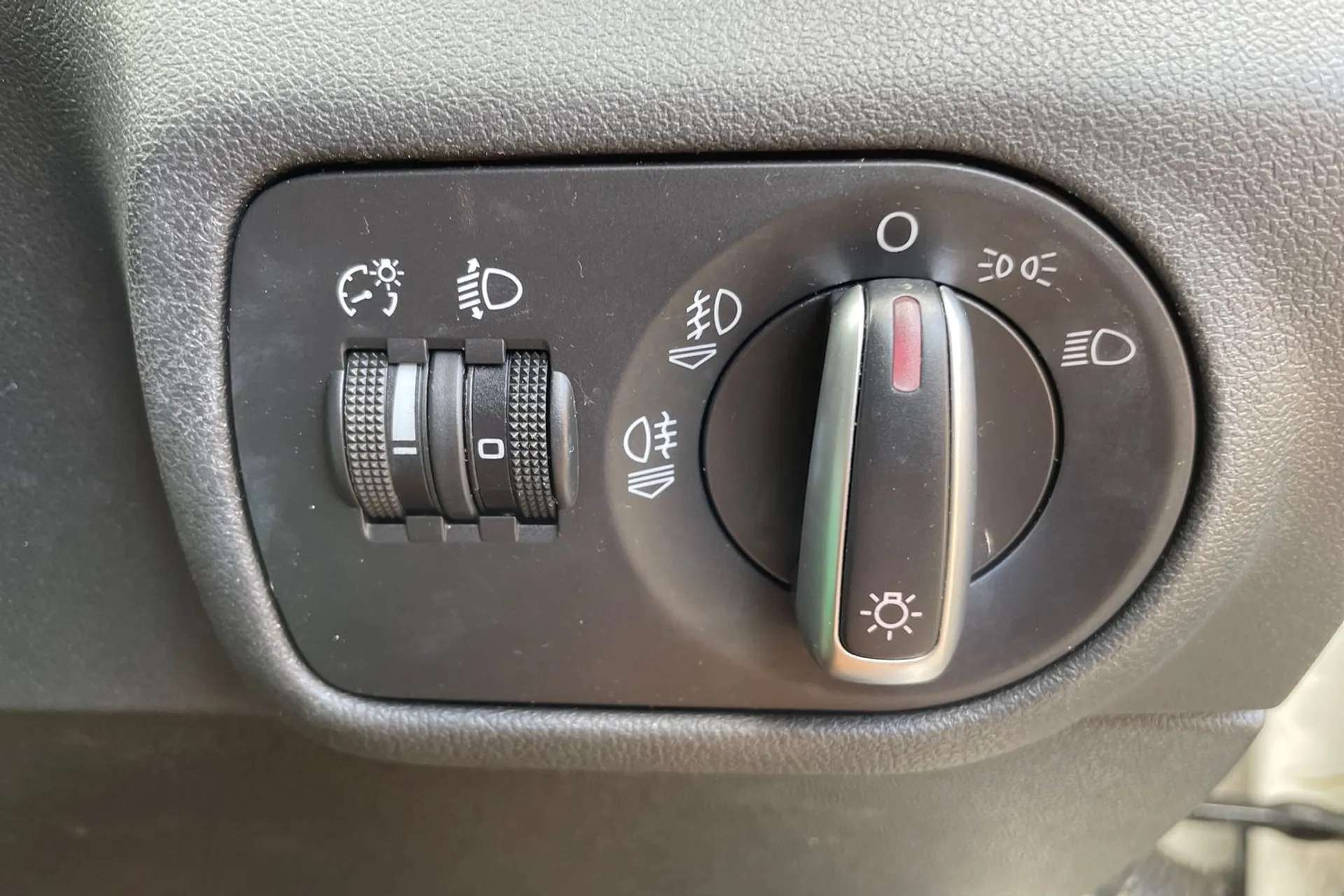 2016 AUDI A1 2016 AUDI A1