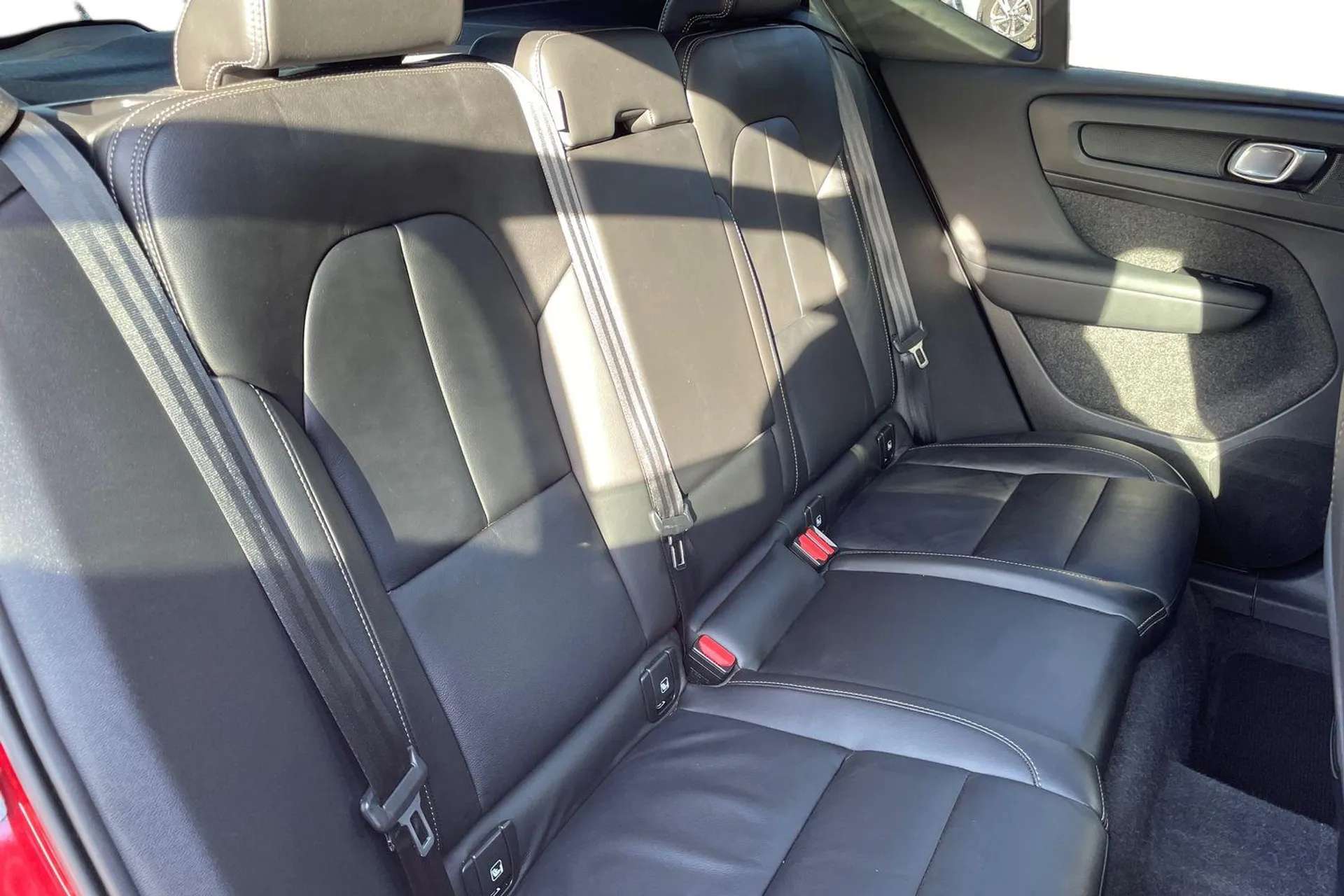 2021 VOLVO XC40 2021 VOLVO XC40