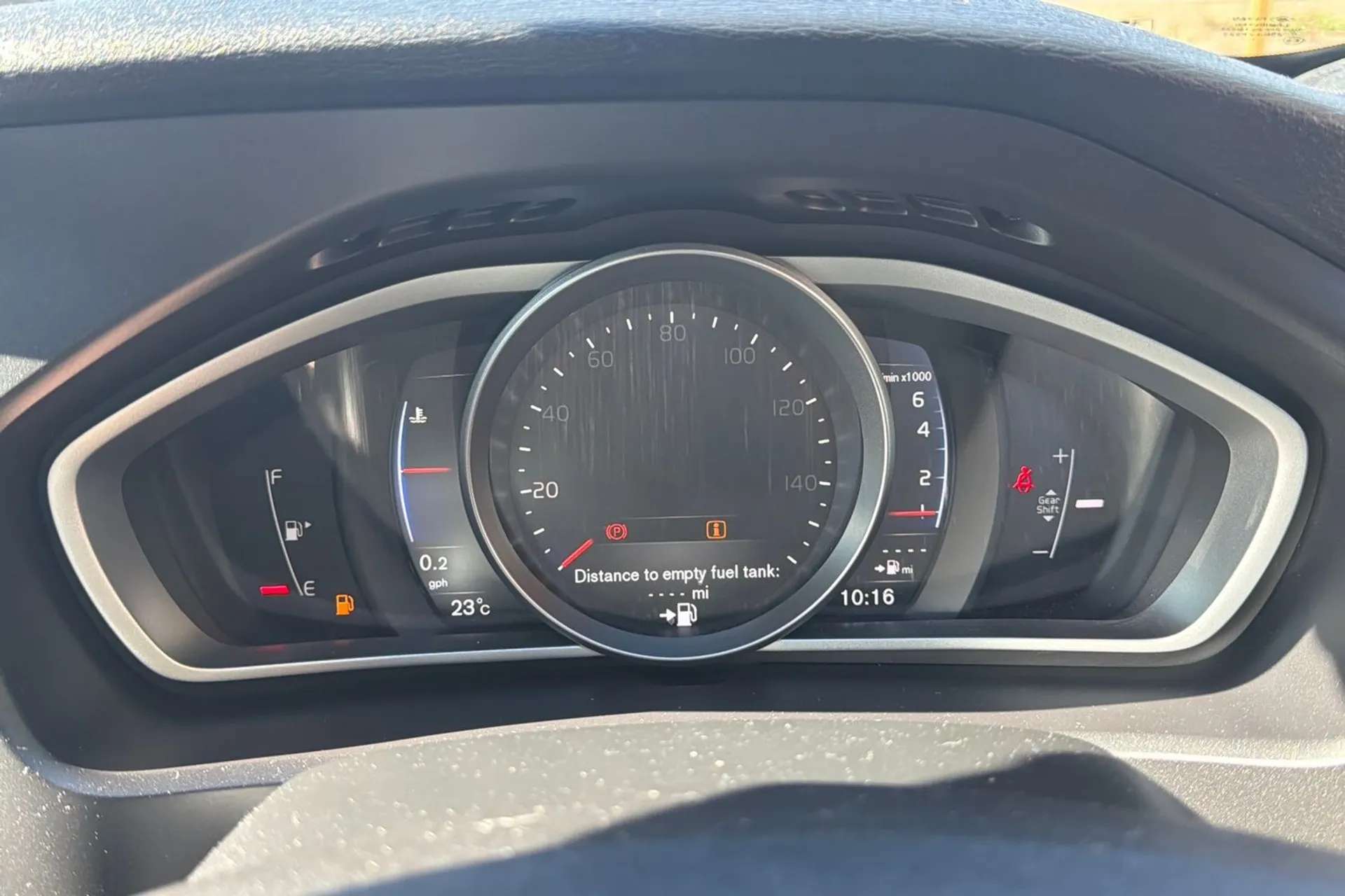 2017 VOLVO V40 2017 VOLVO V40