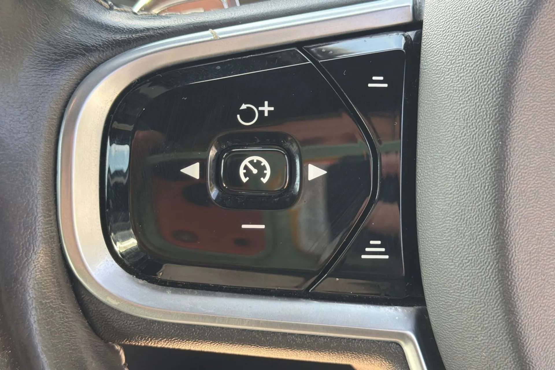 2019 VOLVO XC90 2019 VOLVO XC90