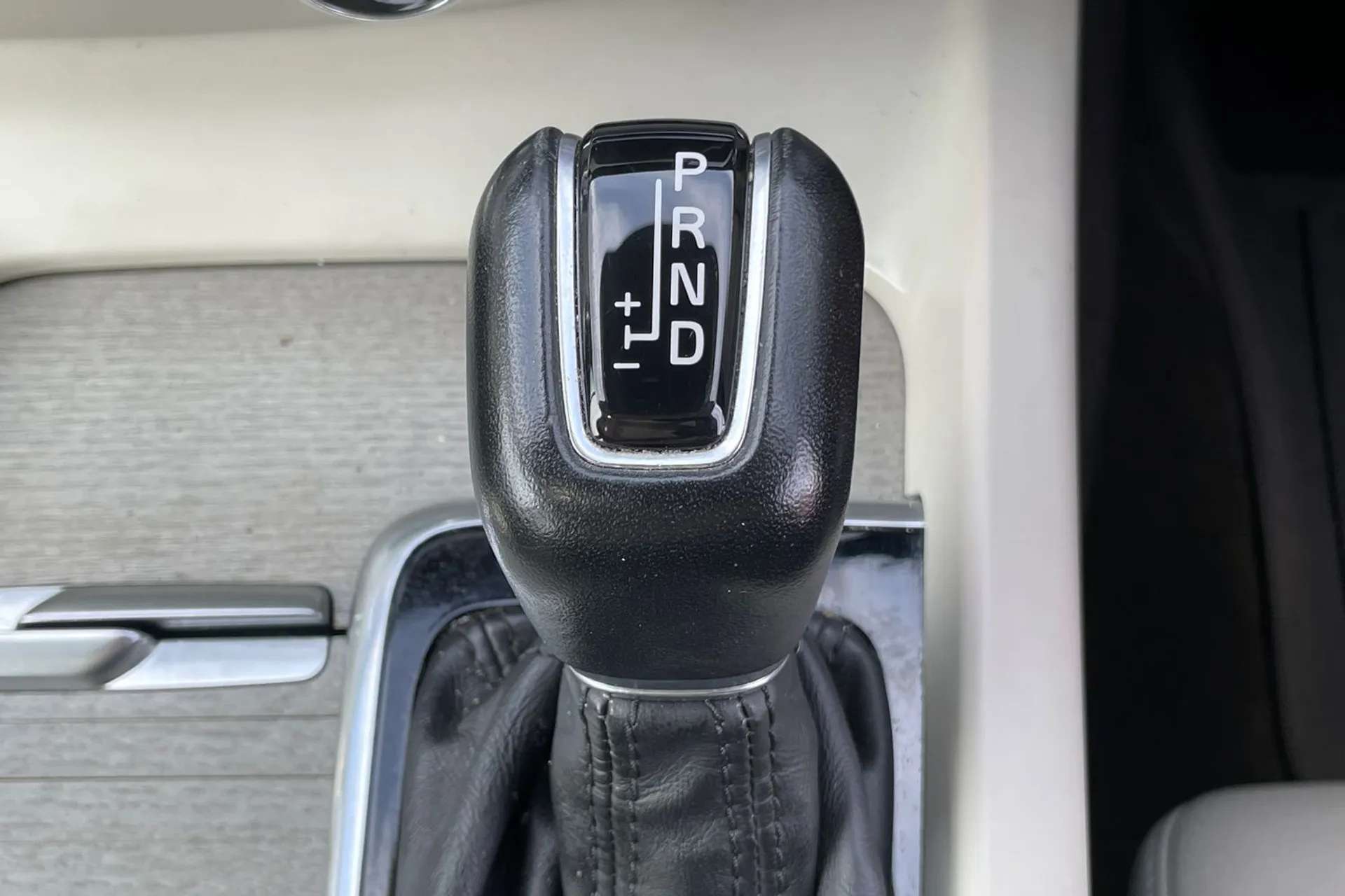 2019 VOLVO V60 2019 VOLVO V60