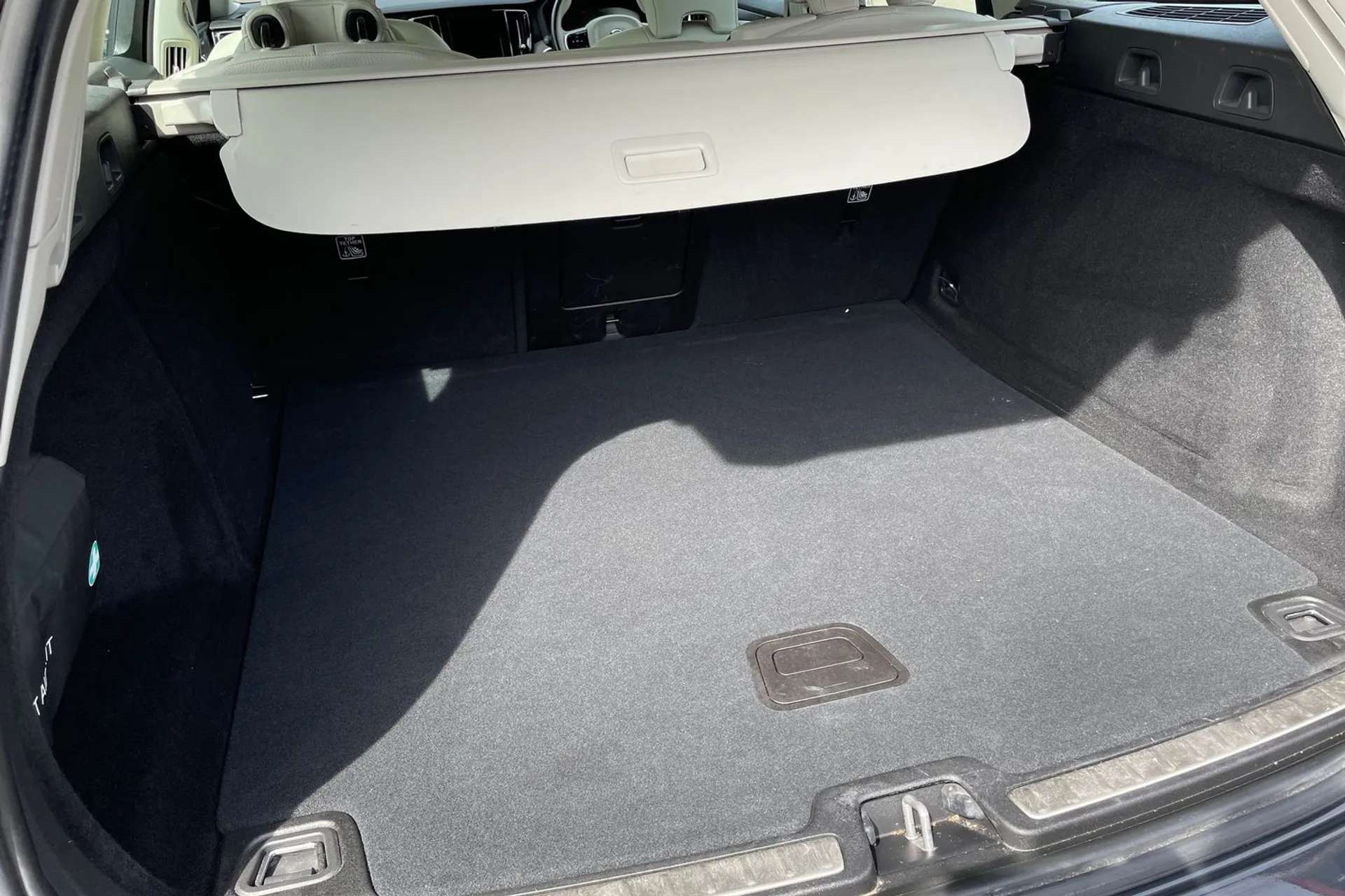 2019 VOLVO V60 2019 VOLVO V60