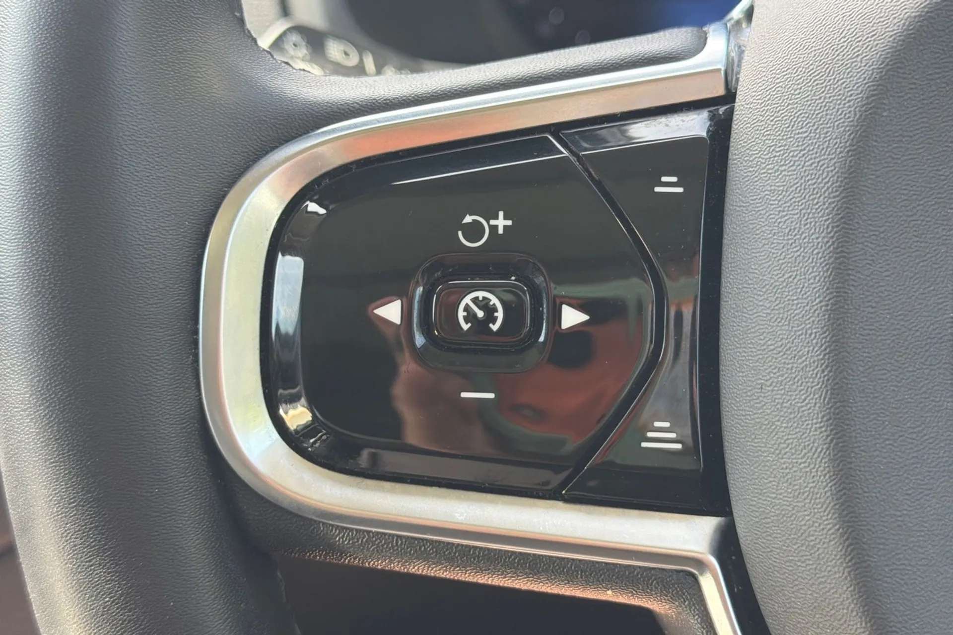 2023 VOLVO XC90 2023 VOLVO XC90