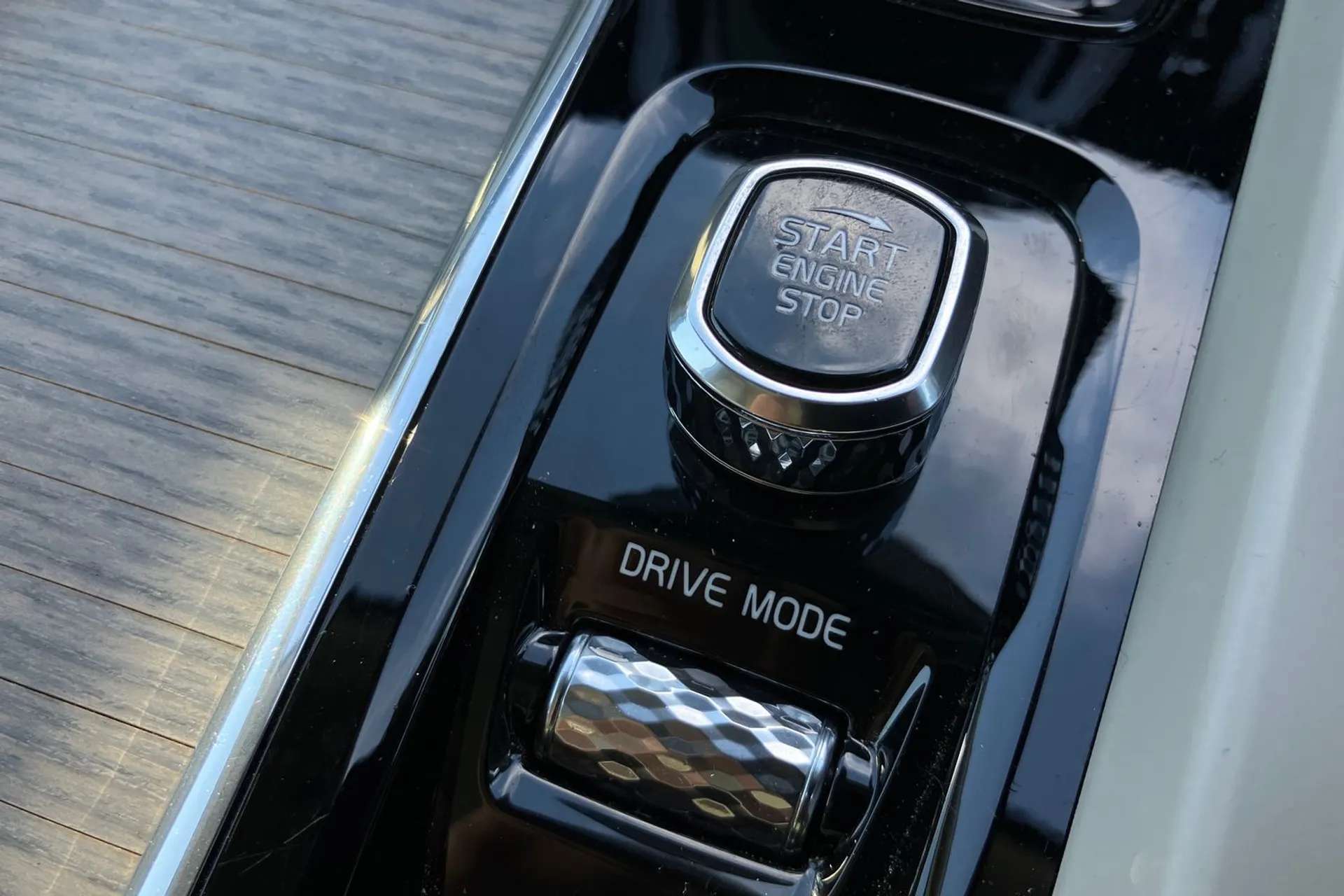 2020 VOLVO XC60 2020 VOLVO XC60