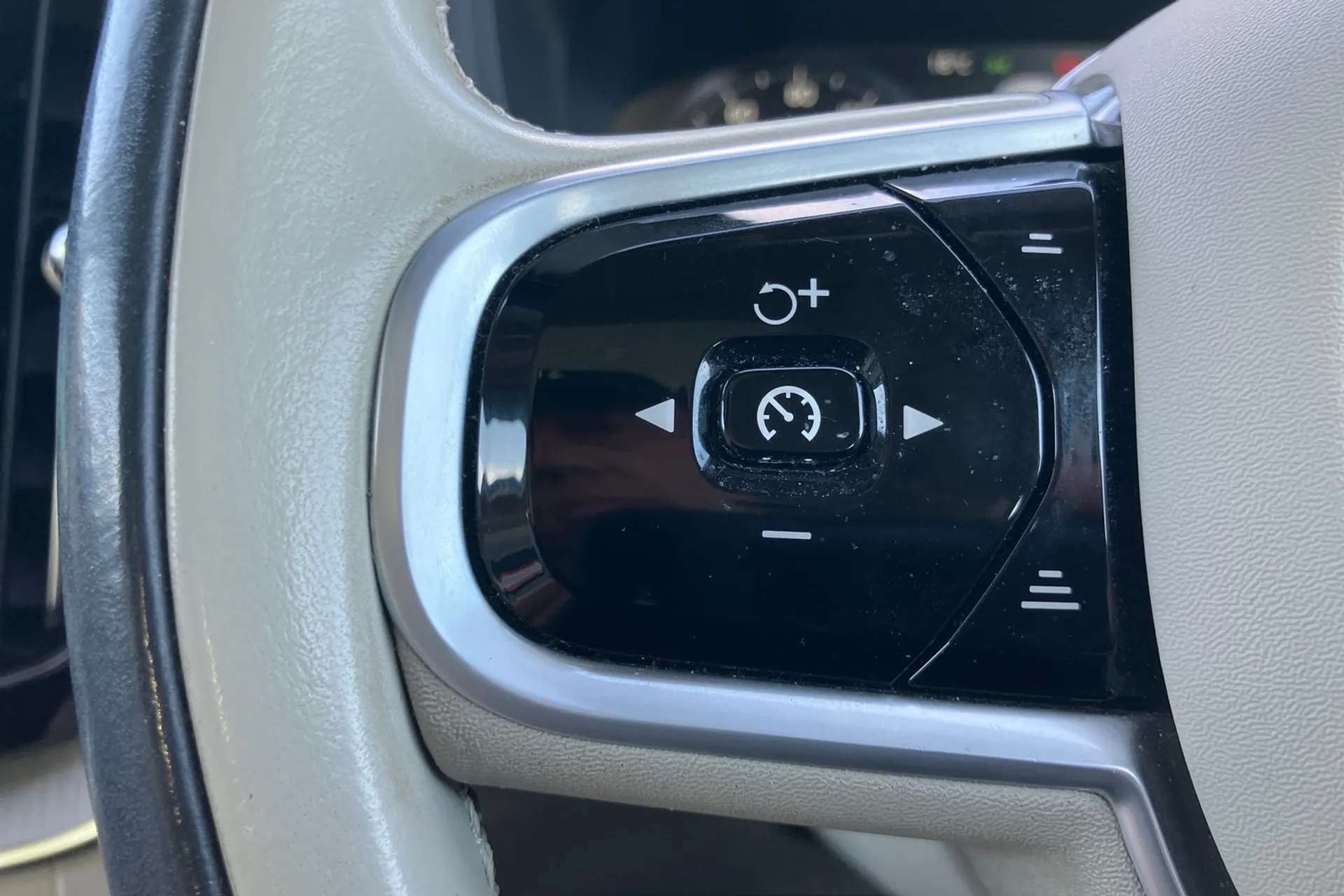 2020 VOLVO XC60 2020 VOLVO XC60