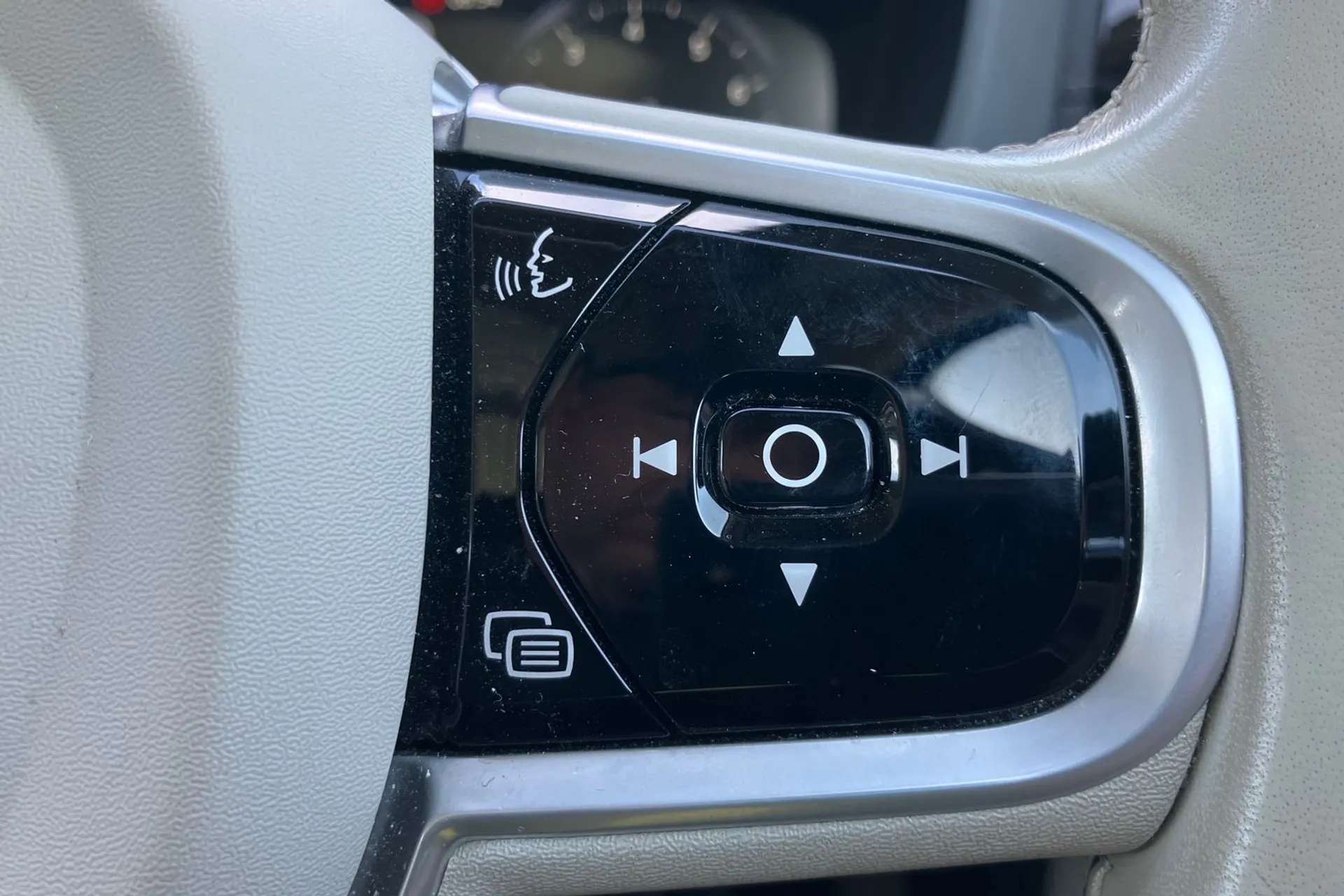 2020 VOLVO XC60 2020 VOLVO XC60