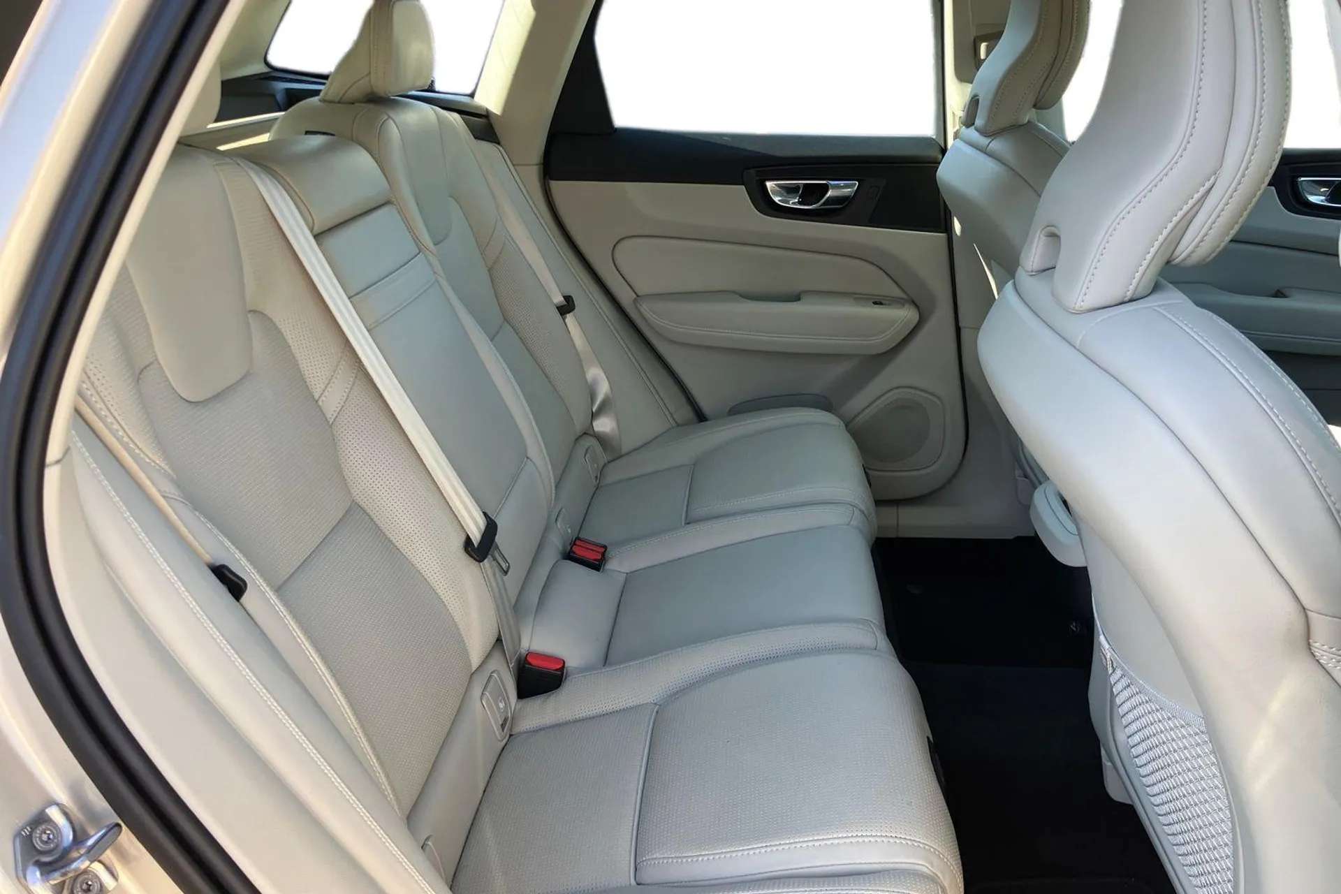 2020 VOLVO XC60 2020 VOLVO XC60