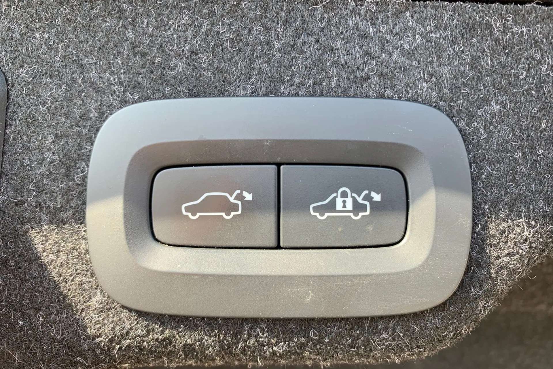 2022 VOLVO S90 2022 VOLVO S90