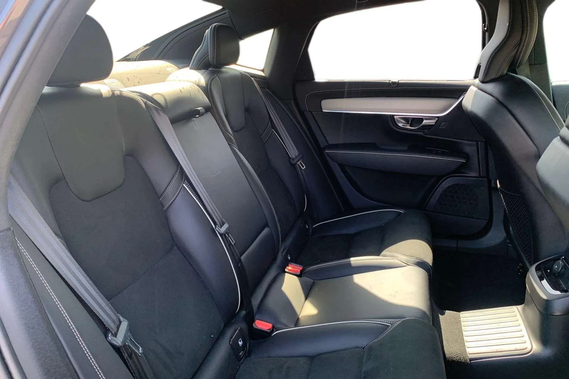 2022 VOLVO S90 2022 VOLVO S90