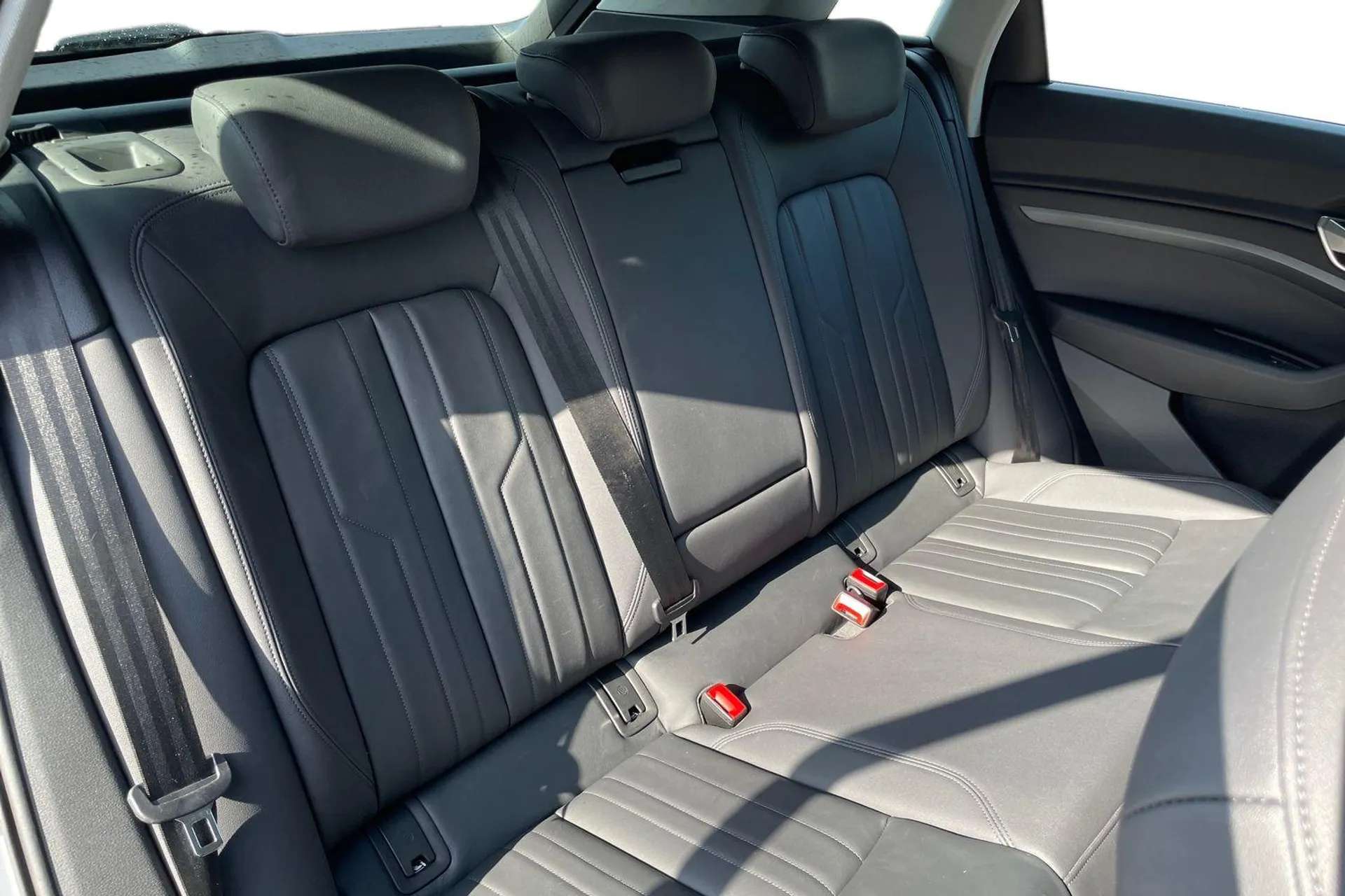 2022 AUDI E-TRON 2022 AUDI E-TRON
