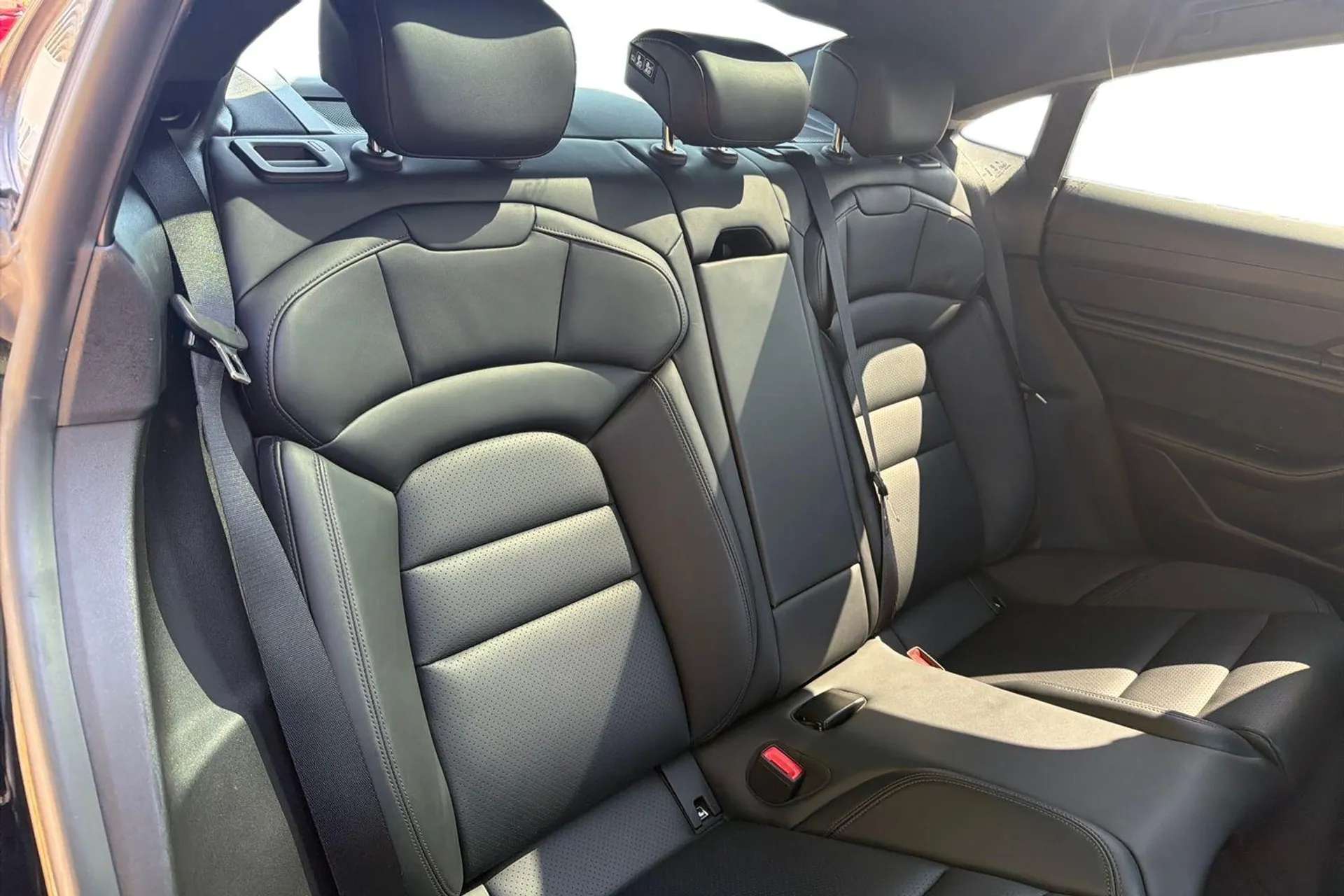 2021 PORSCHE TAYCAN 2021 PORSCHE TAYCAN
