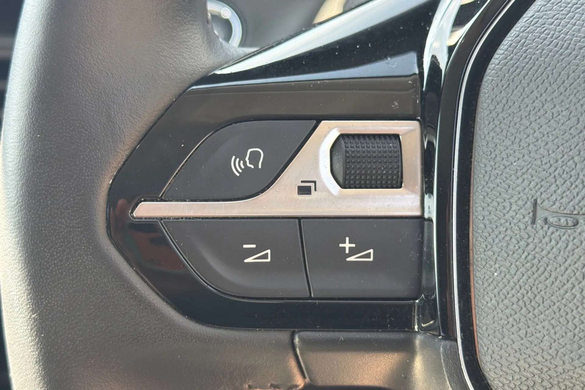 2022 PEUGEOT 2008 2022 PEUGEOT 2008