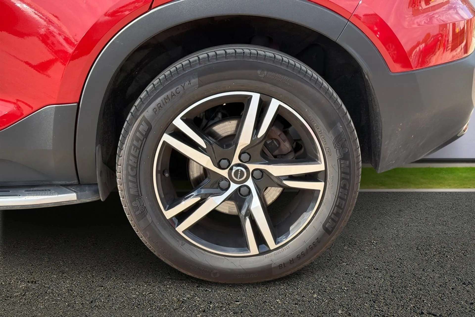 2023 VOLVO XC40 2023 VOLVO XC40