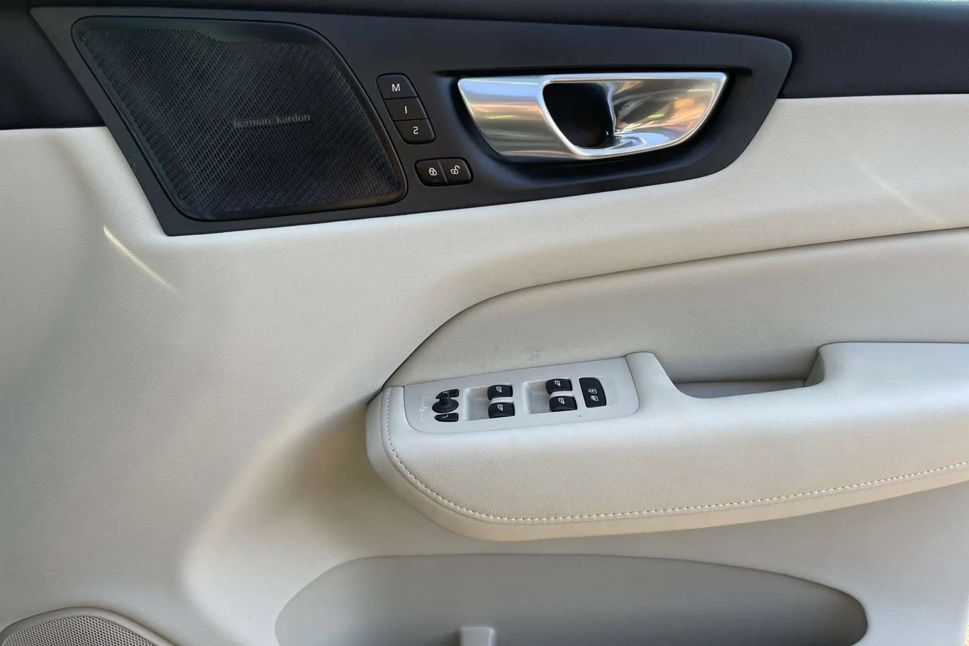 2023 VOLVO XC60 2023 VOLVO XC60