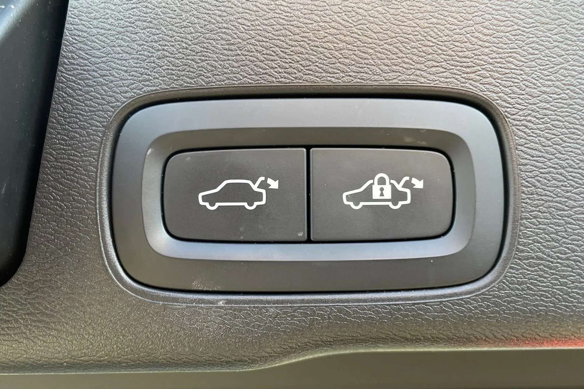 2023 VOLVO XC60 2023 VOLVO XC60