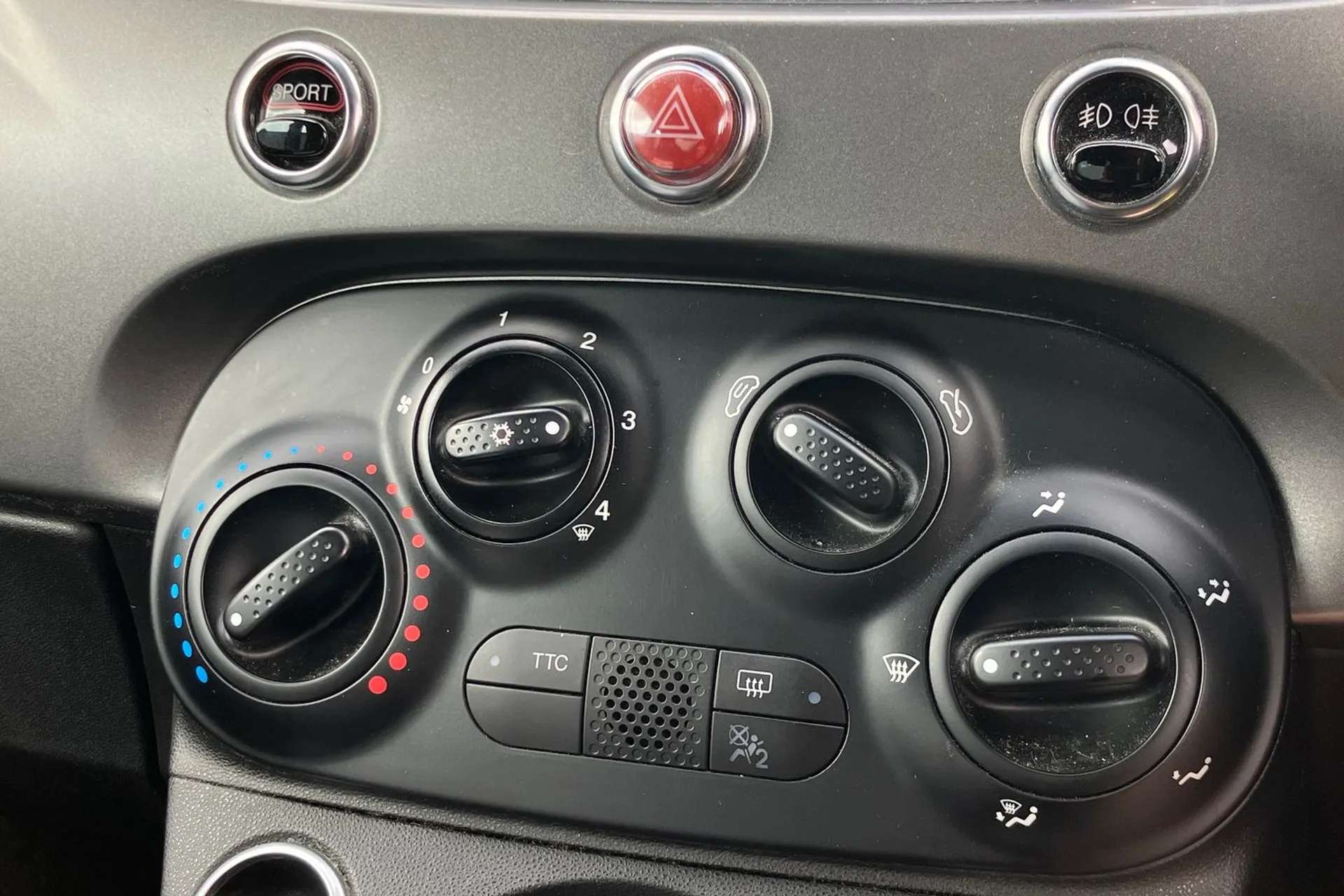 2017 ABARTH 595 2017 ABARTH 595