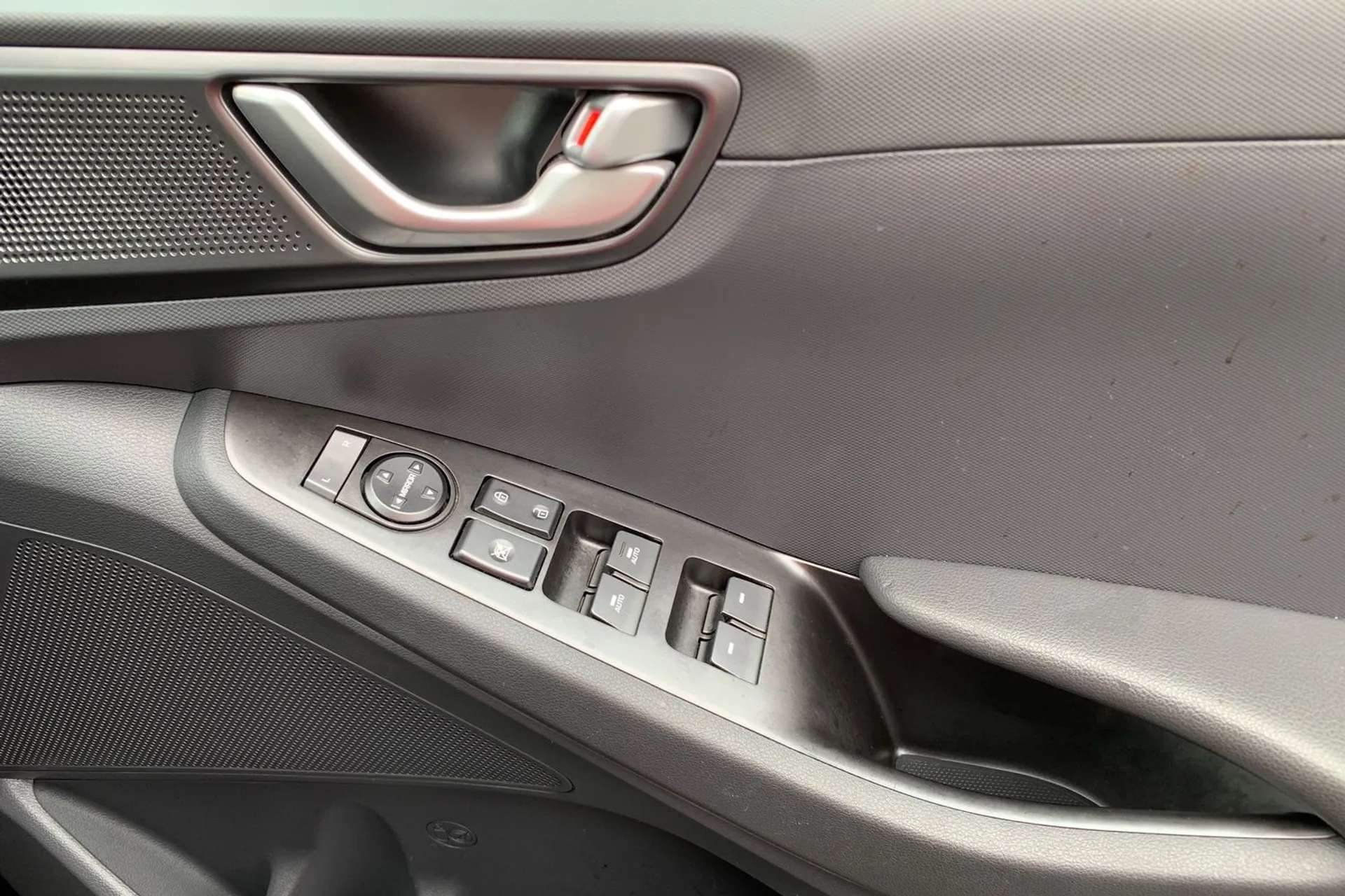 2022 HYUNDAI IONIQ 2022 HYUNDAI IONIQ