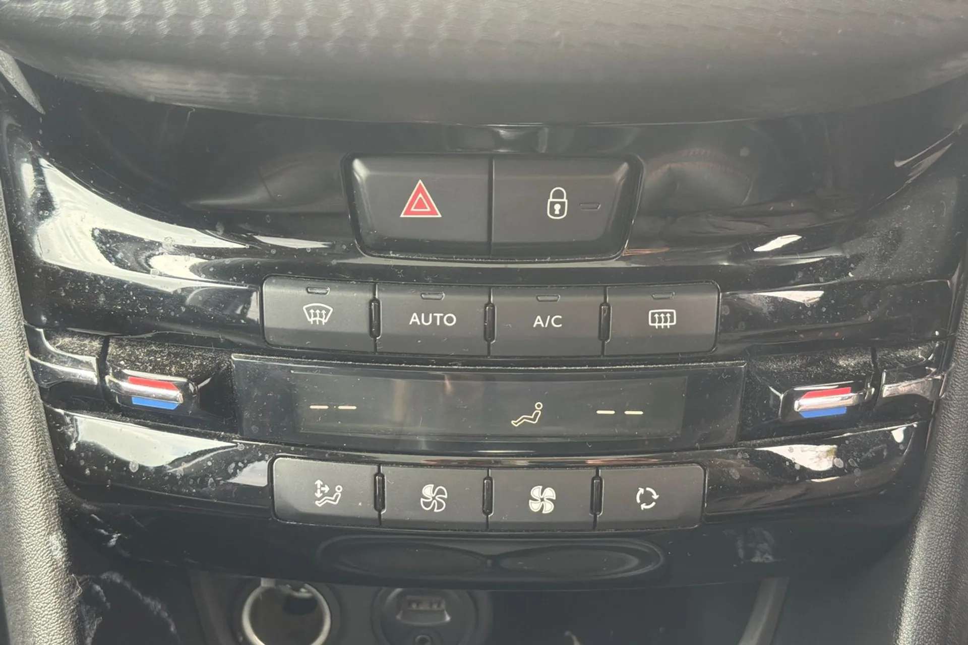 2017 PEUGEOT 2008 2017 PEUGEOT 2008